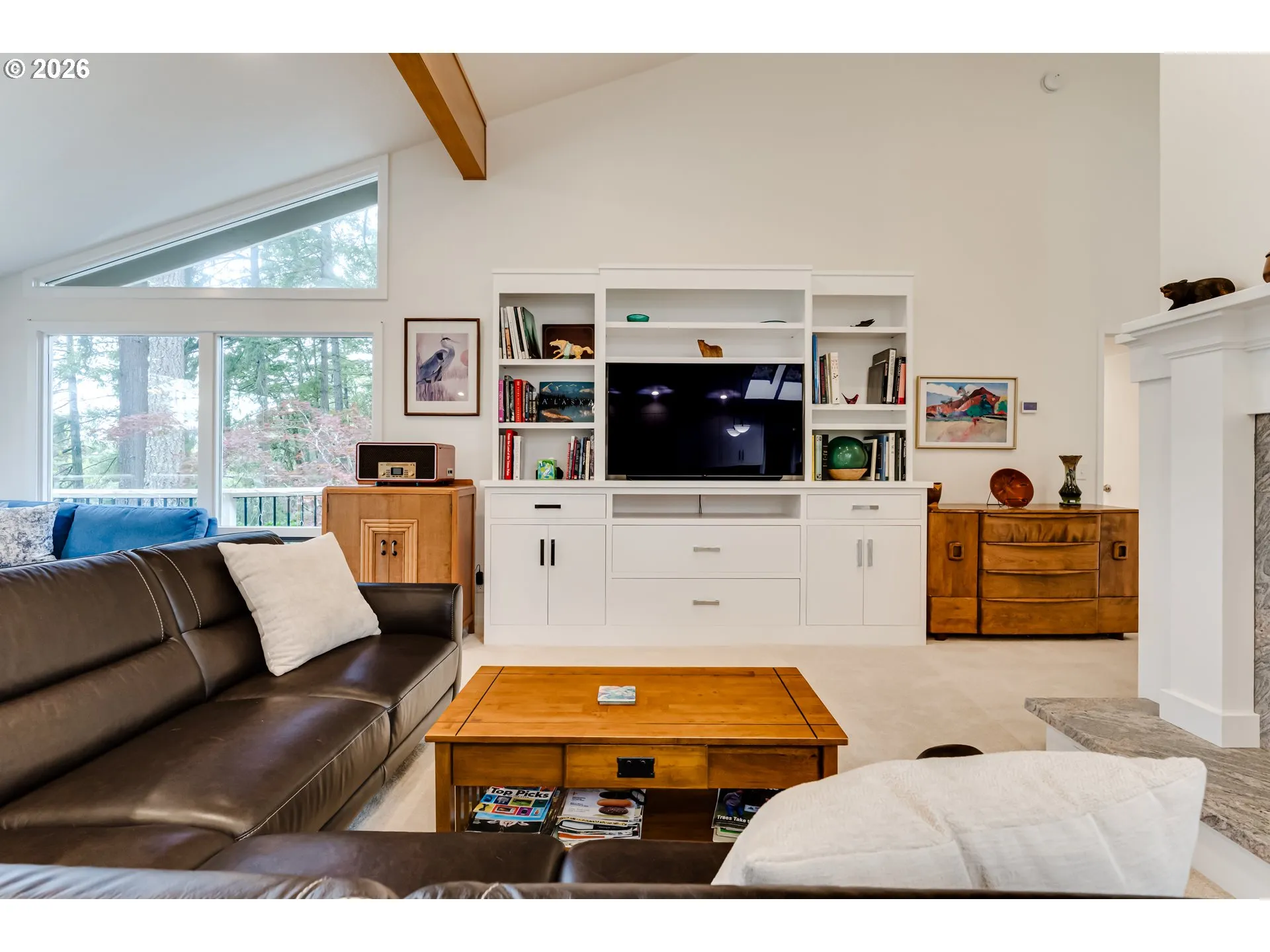Living Room-Vaulted Ceilings