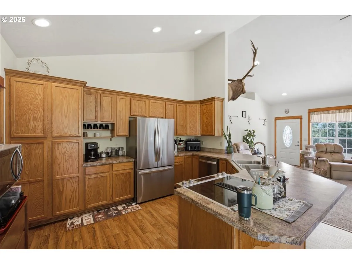 Kitchen-Cooking Island