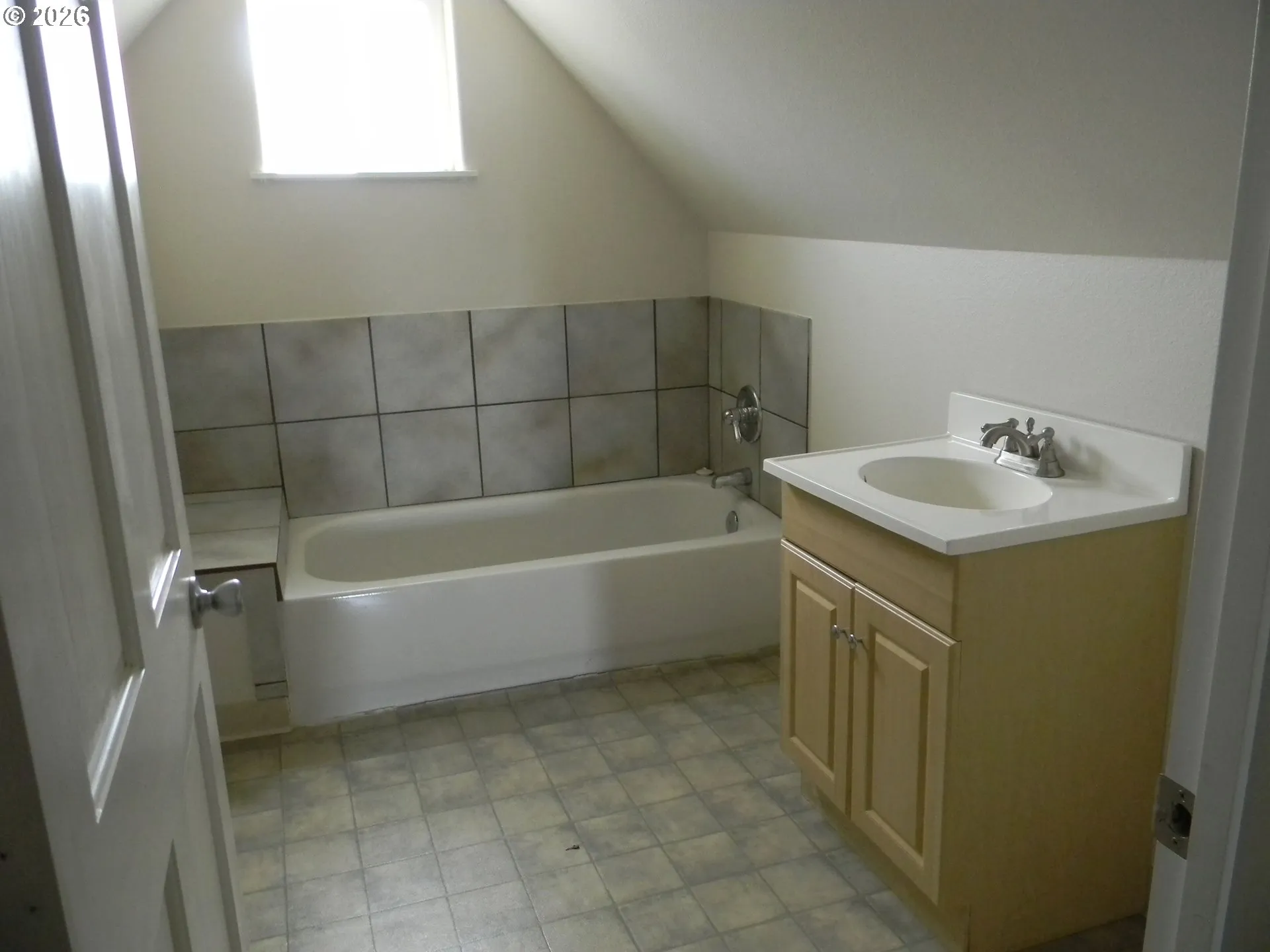 Bathroom-Upper