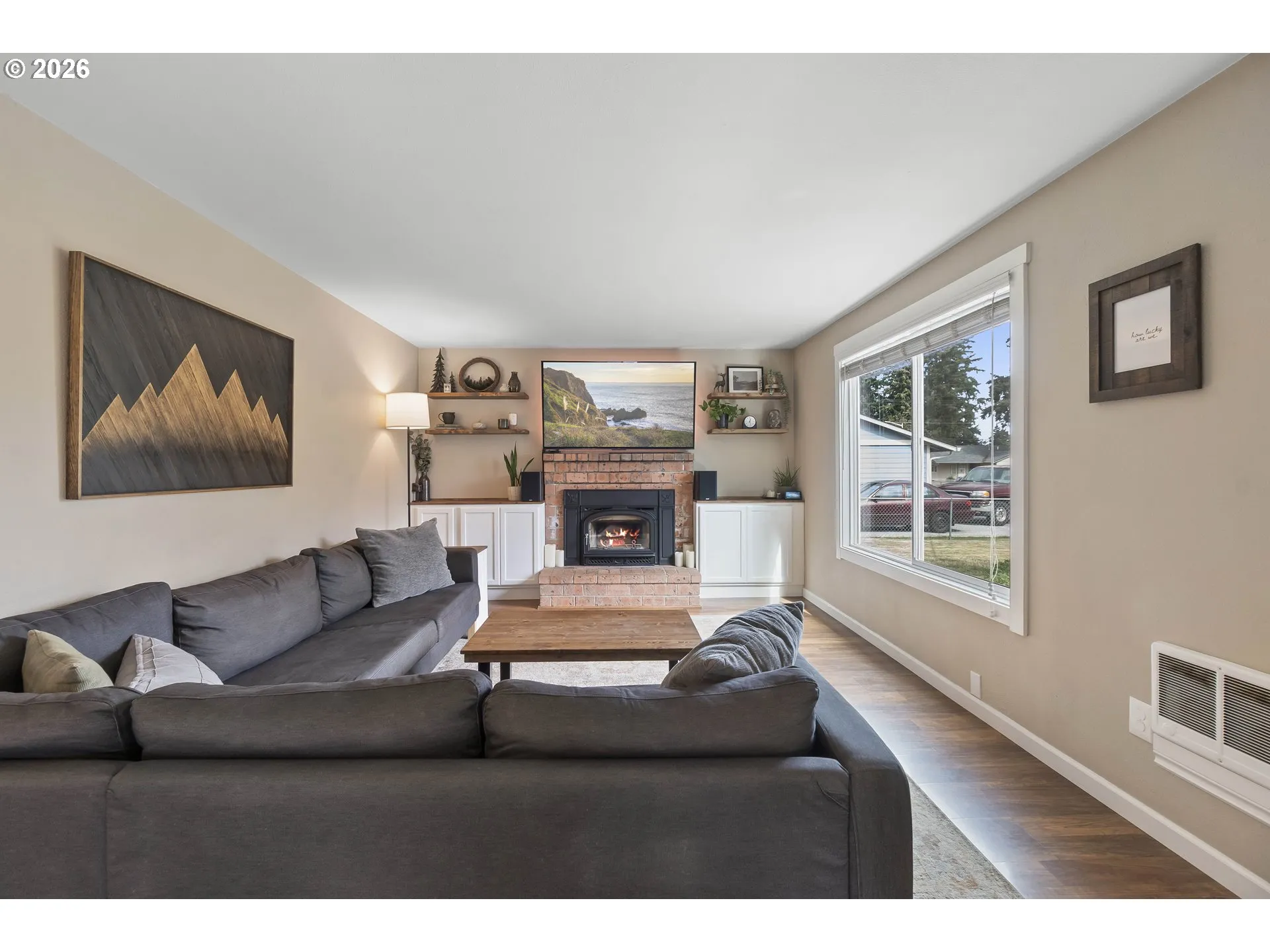 Living Room-Built-In Shelving