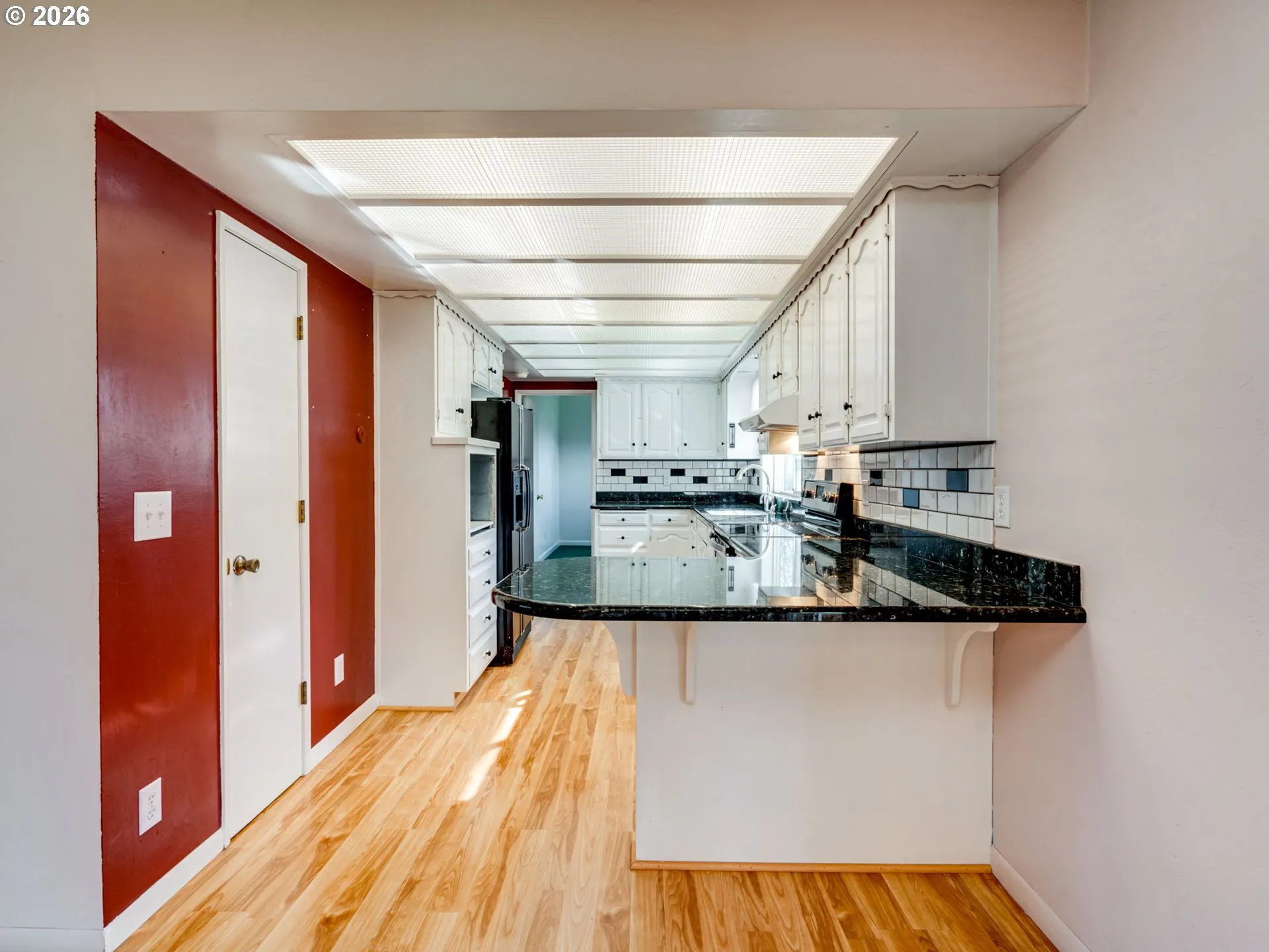 Kitchen-Breakfast Bar