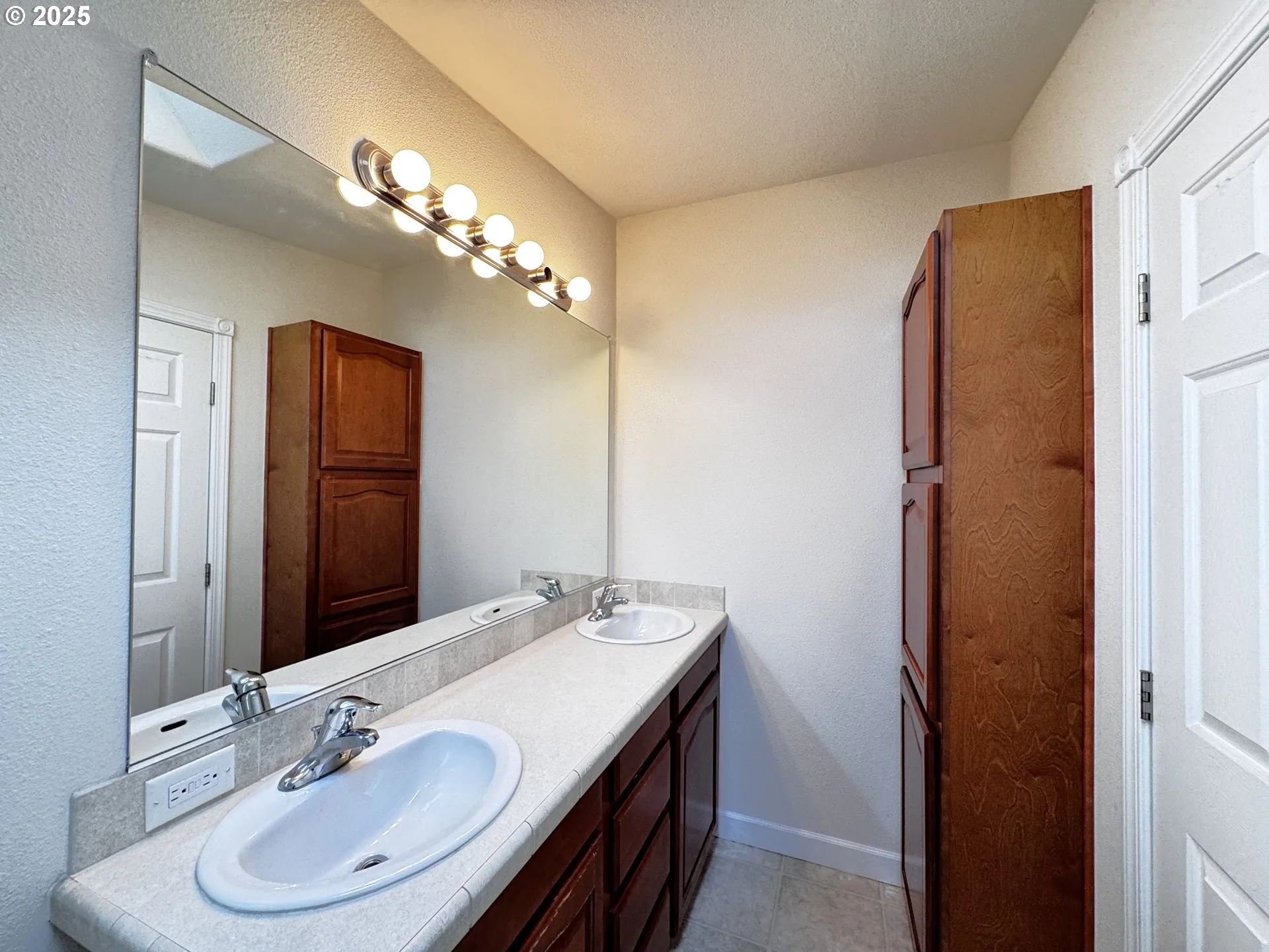 Bathroom-Double Sinks