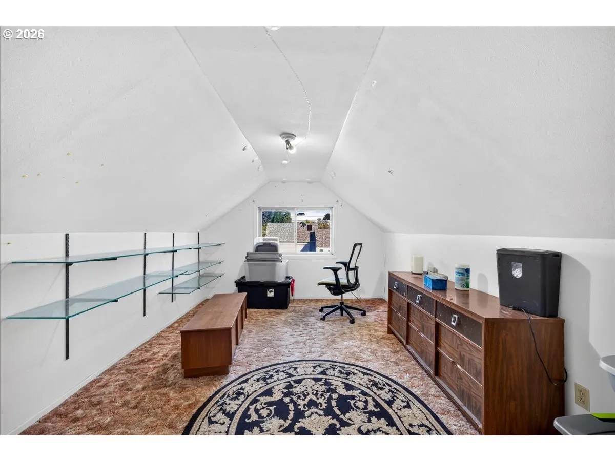Den/Office-Upper