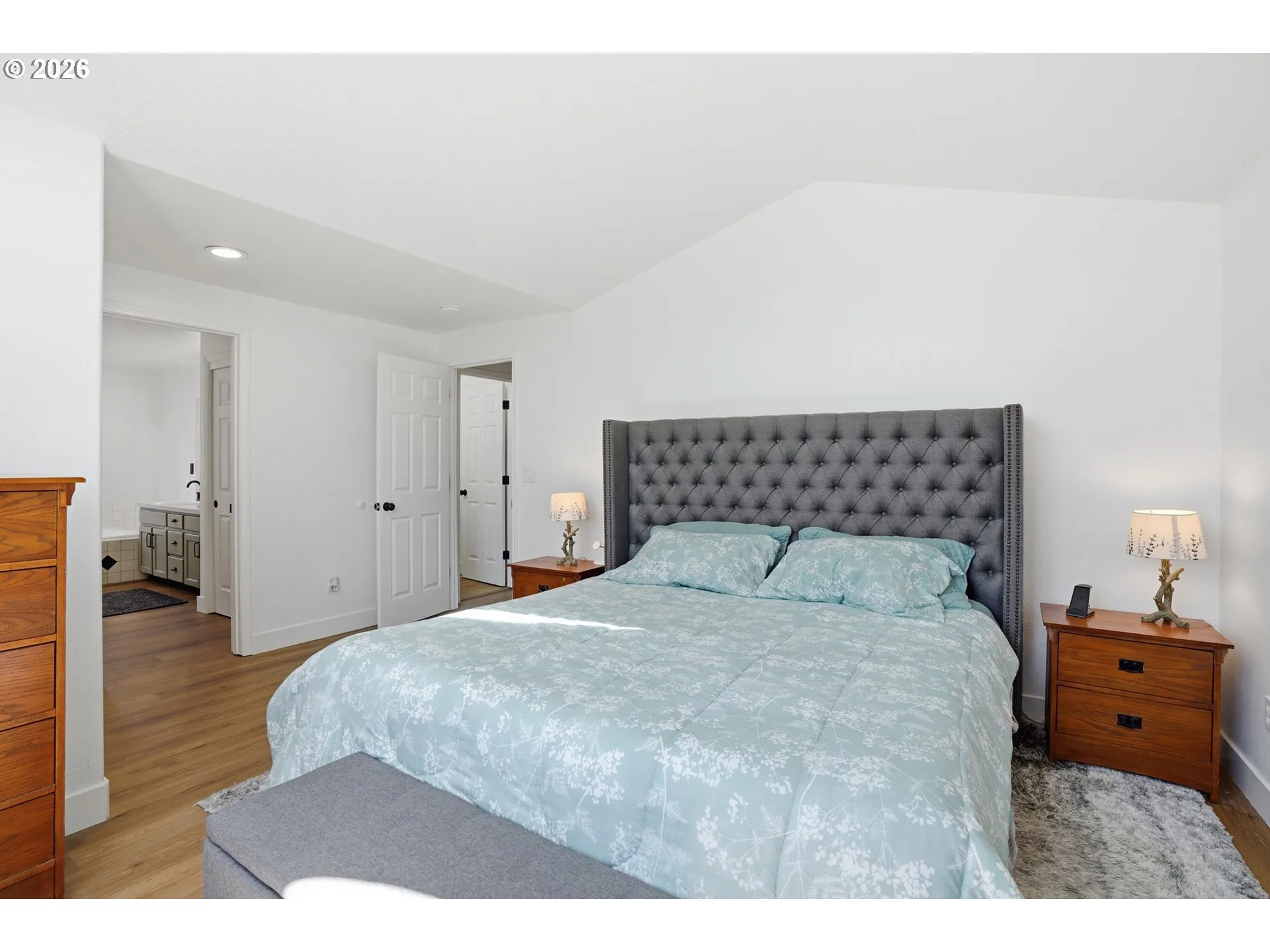 Bedroom, Primary-Upper