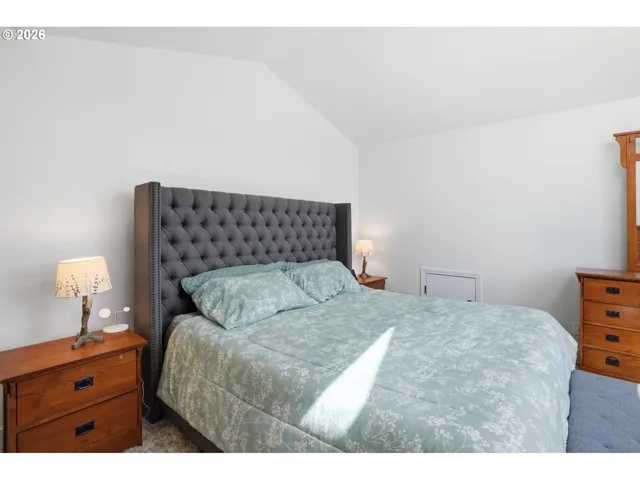 Primary Bedroom-Upper