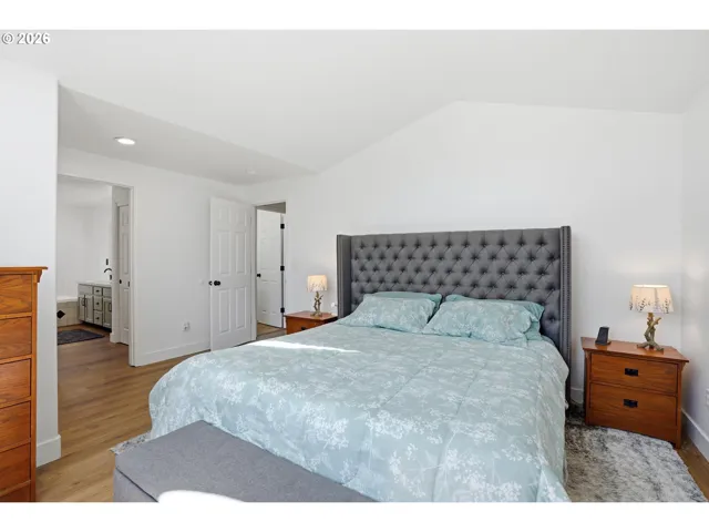 Bedroom, Primary-Upper