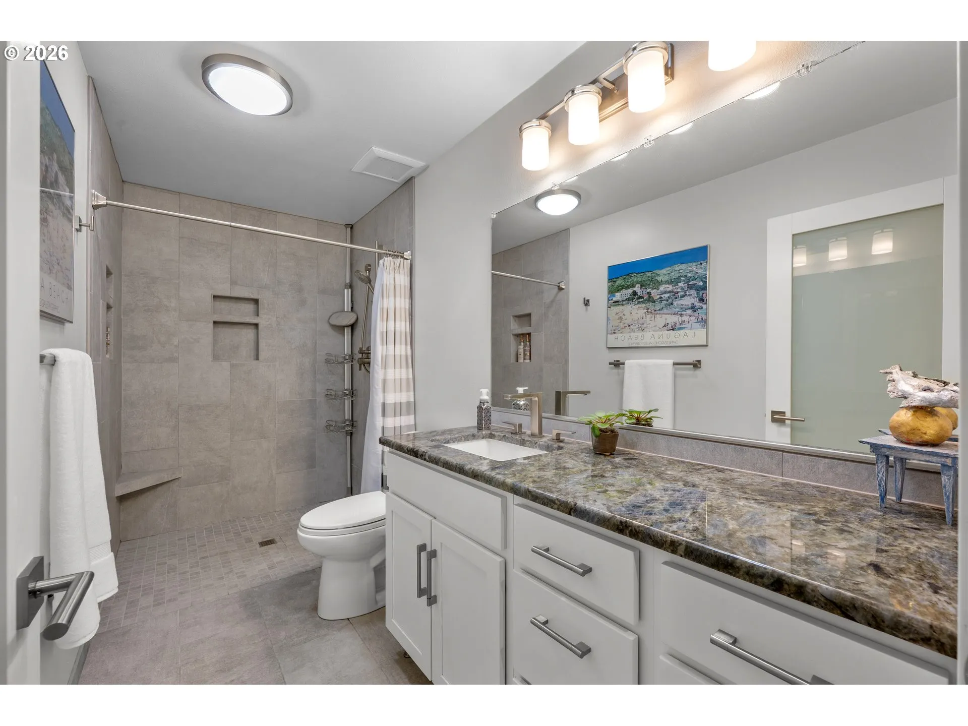 Bathroom-Upper