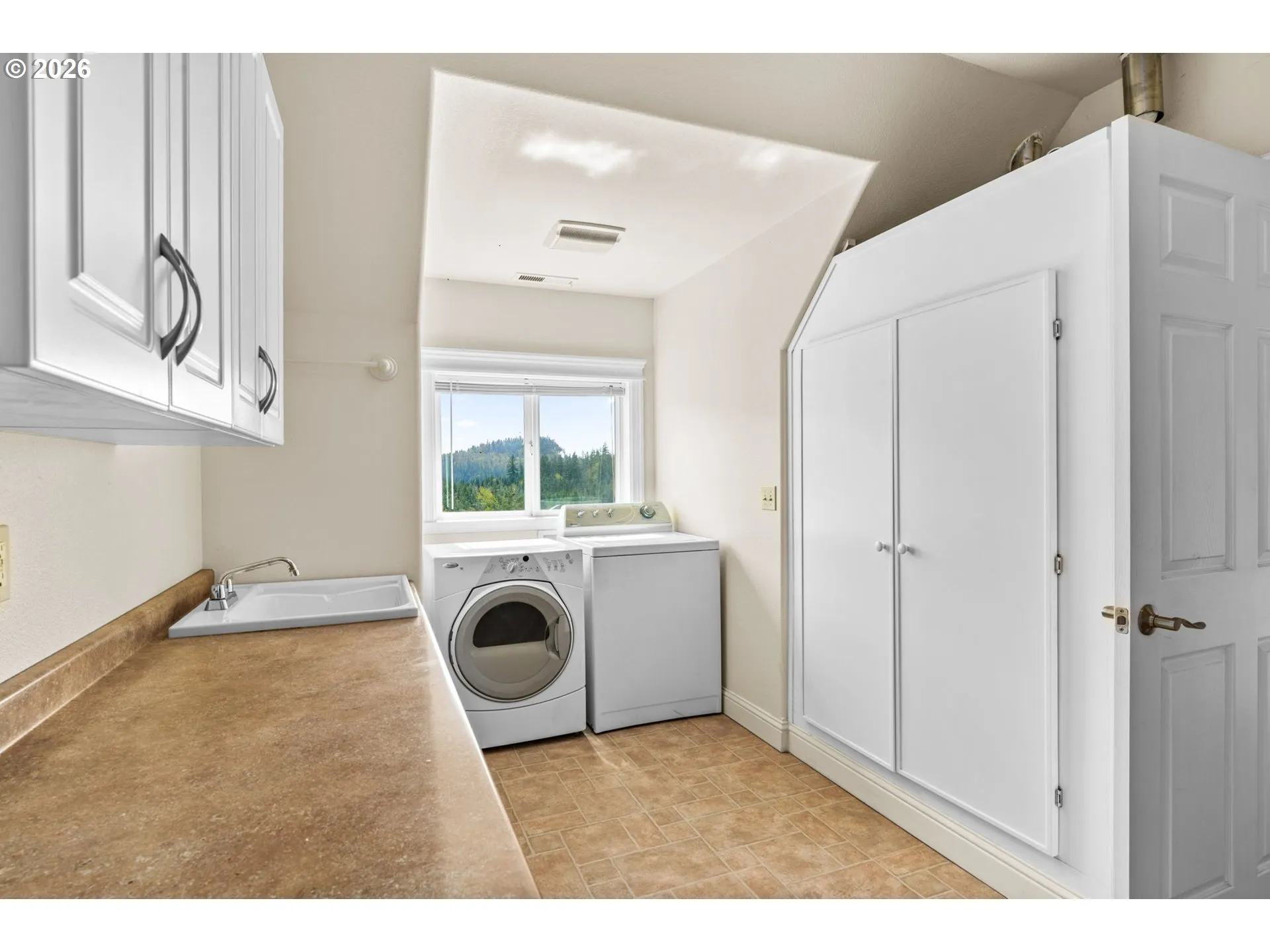 Laundry-Upper