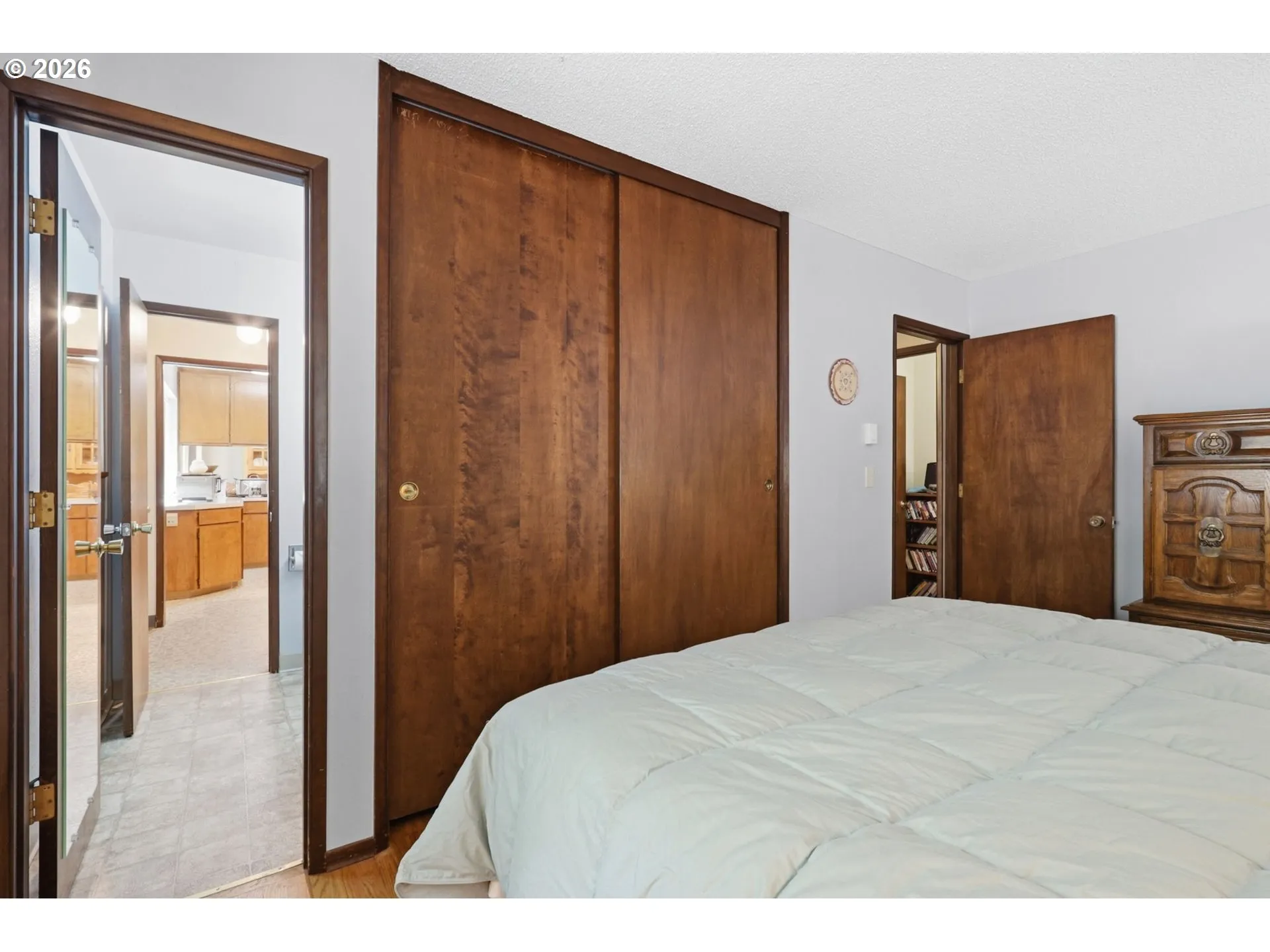 Bedroom, Primary