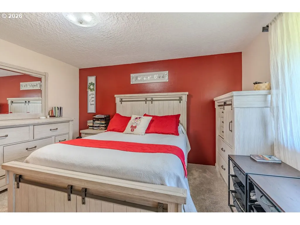 Bedroom, Primary-Upper