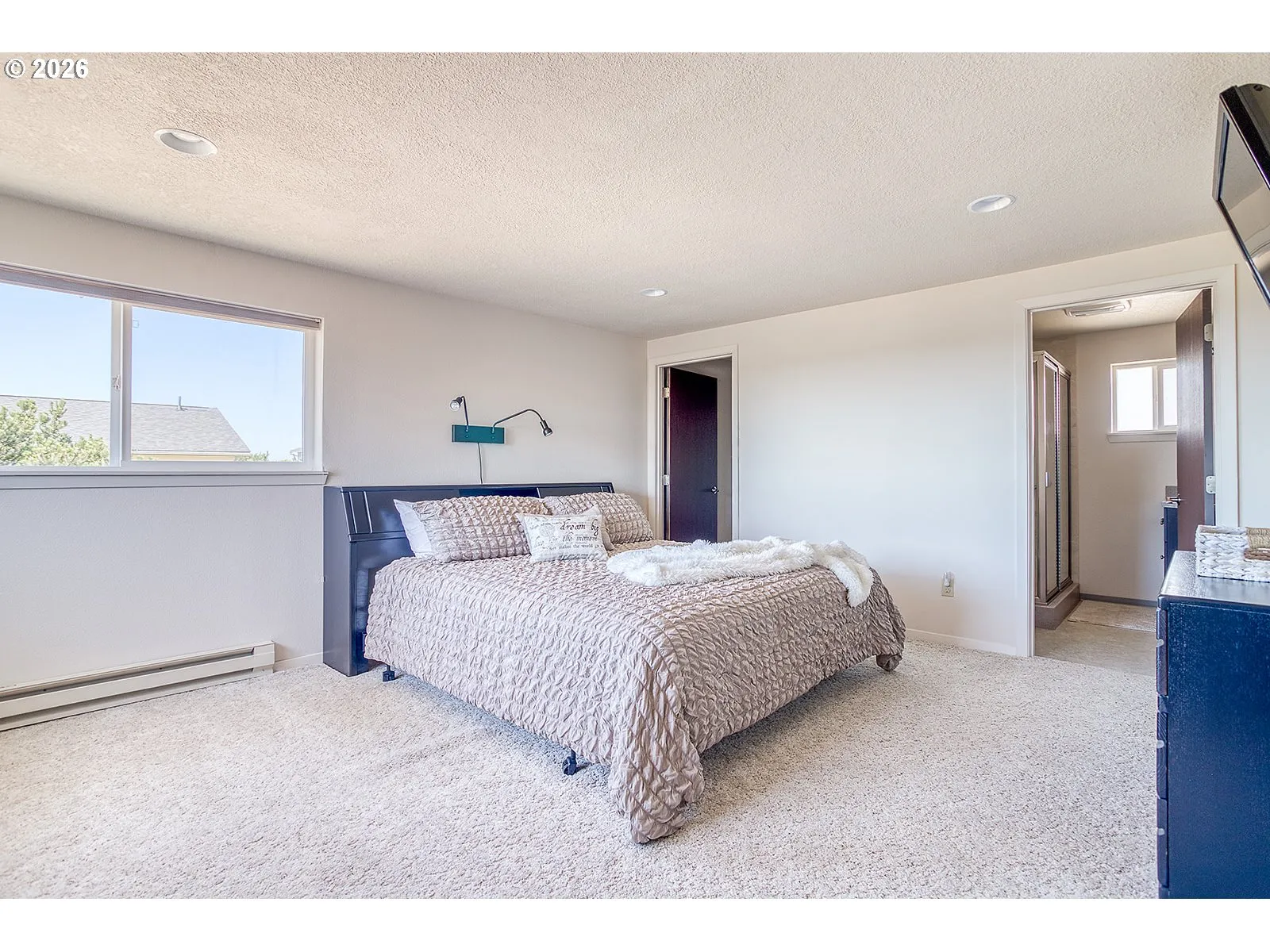 Bedroom, Primary