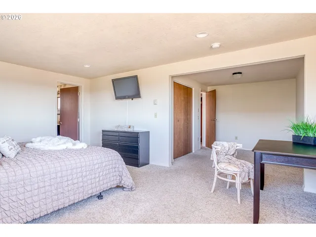 Bedroom, Primary-Main