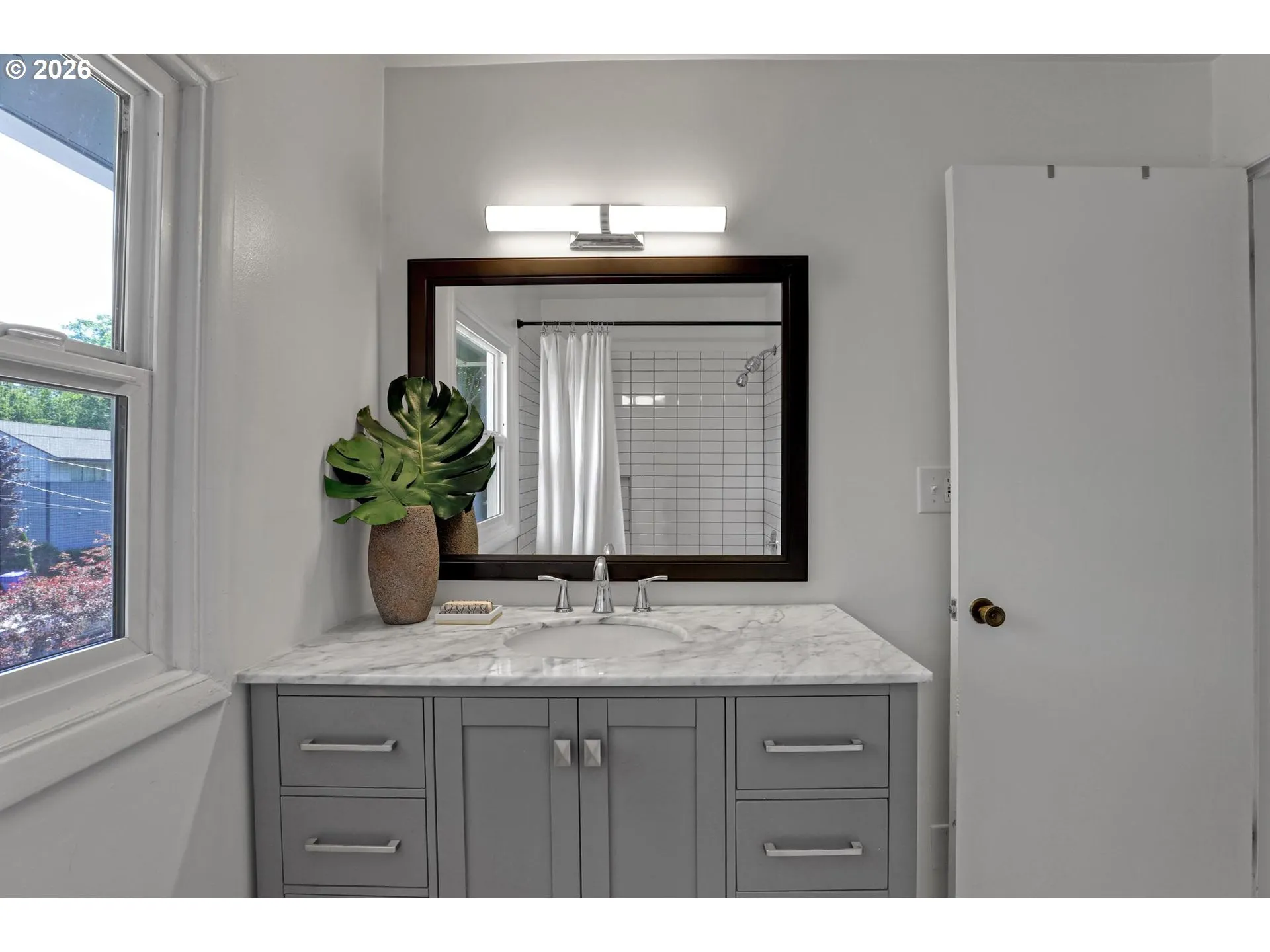 Bathroom, Attached-Upper