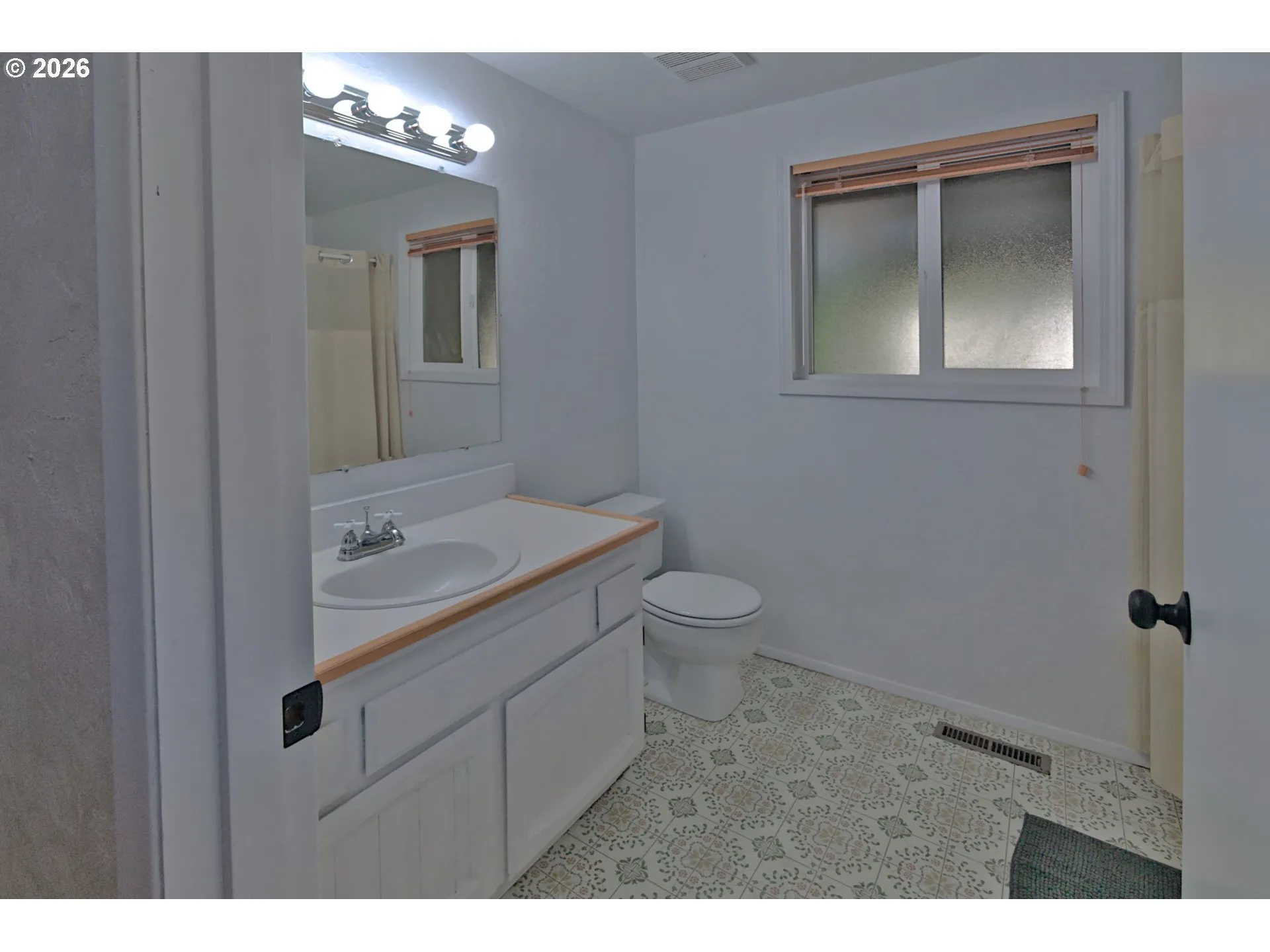 Bathroom-Lower