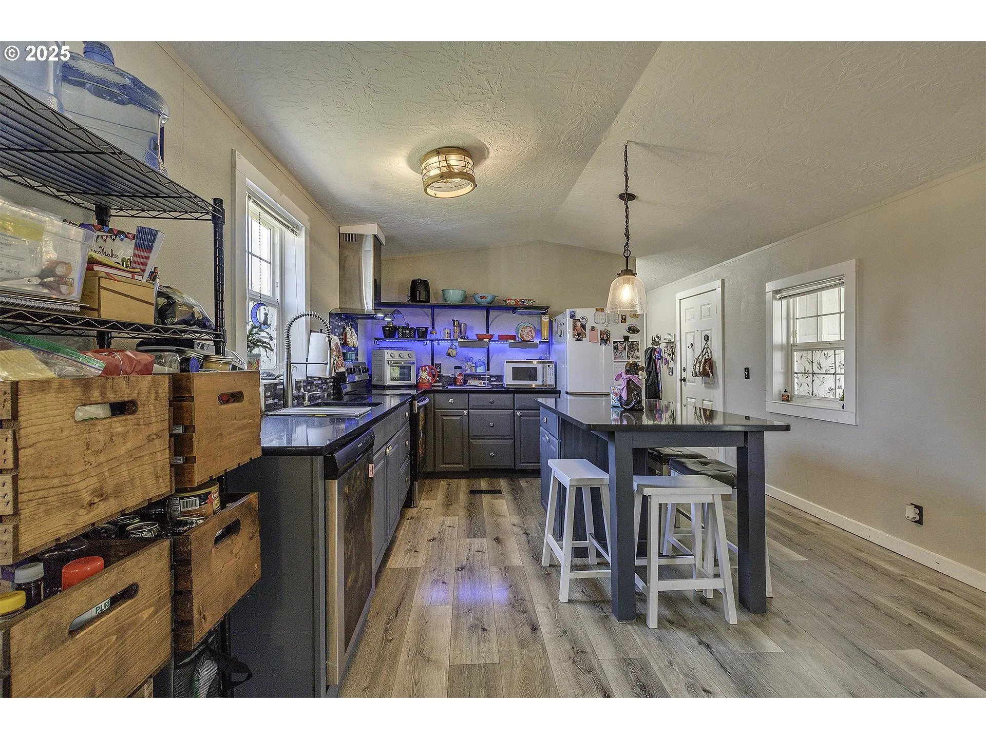 Kitchen-Island