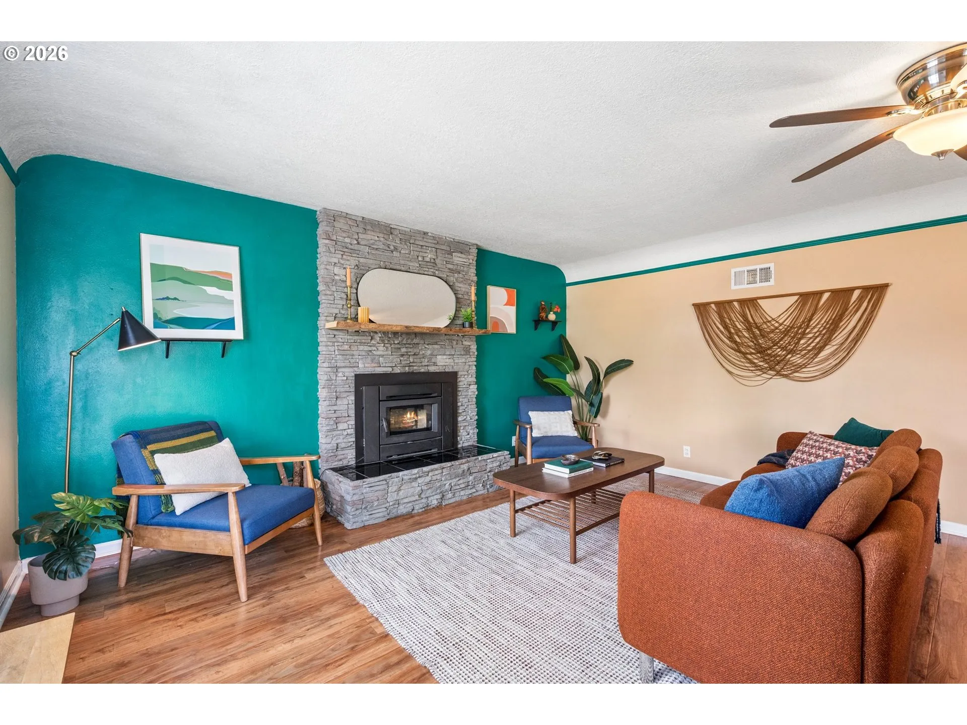 Living Room-Fireplace