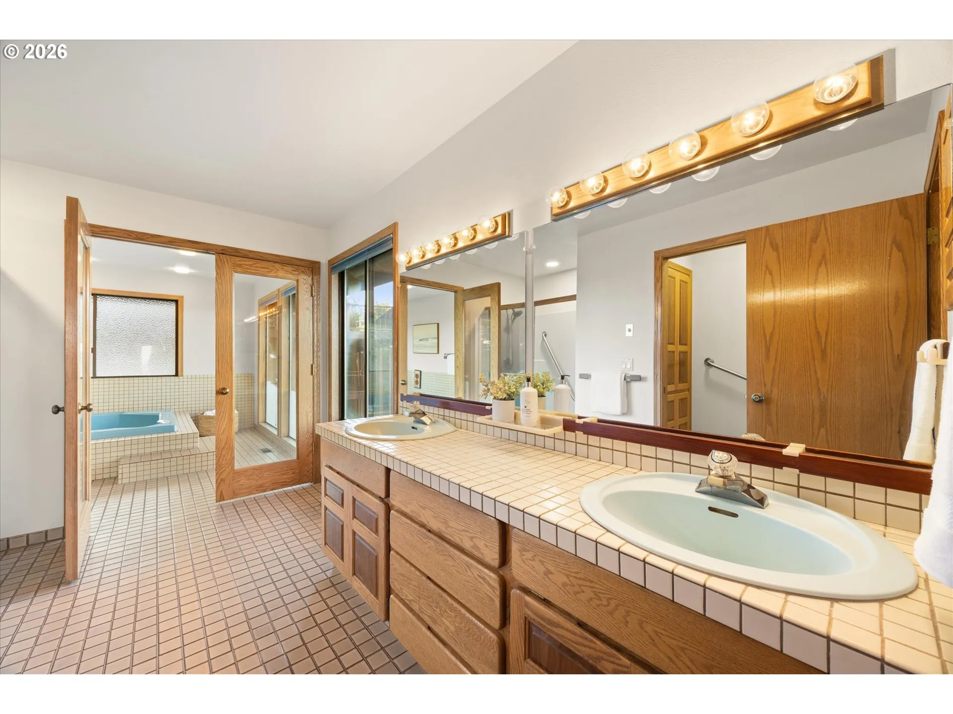 Primary Bedroom-Attached Bathroom