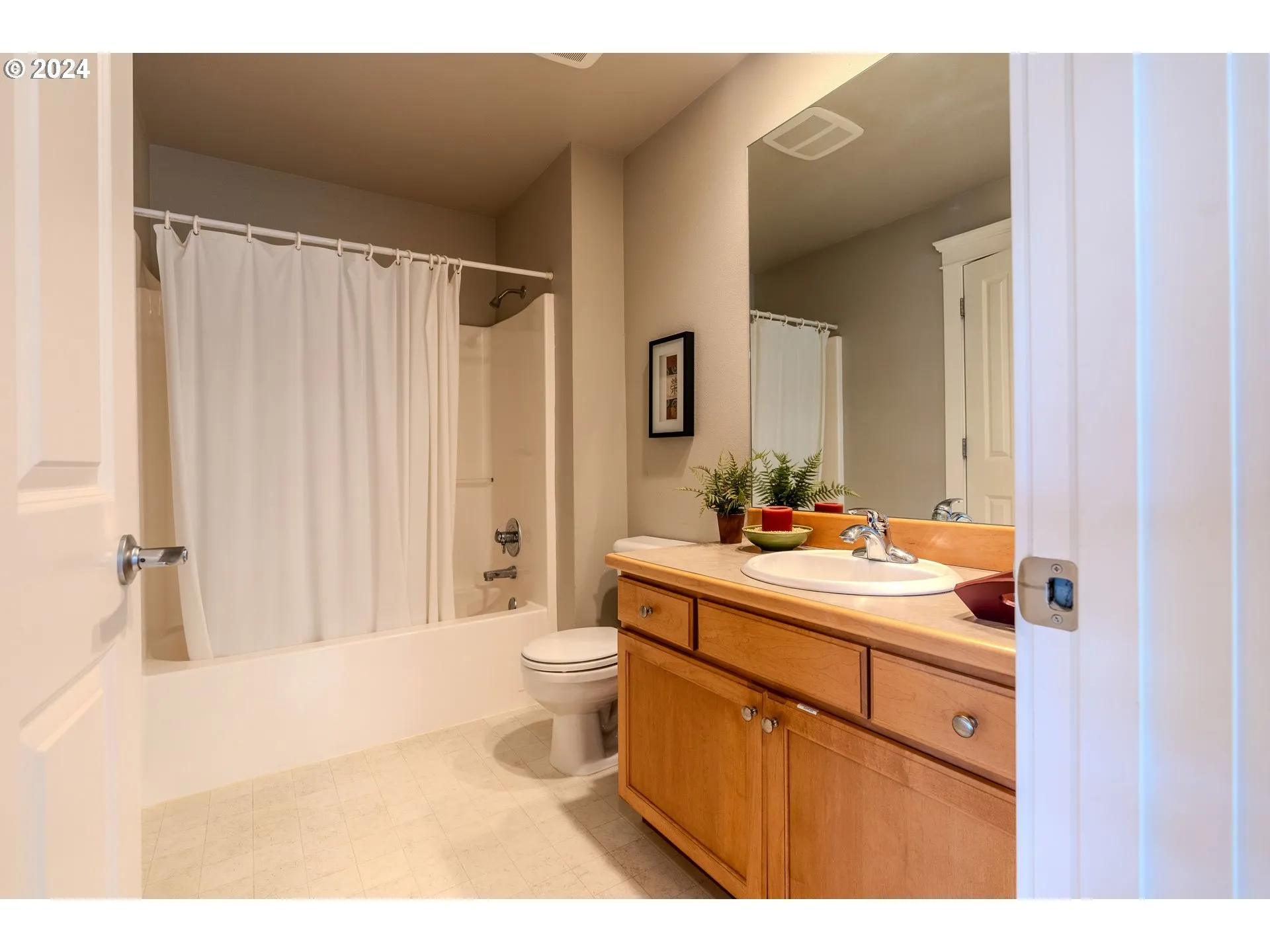 Bathroom-Upper