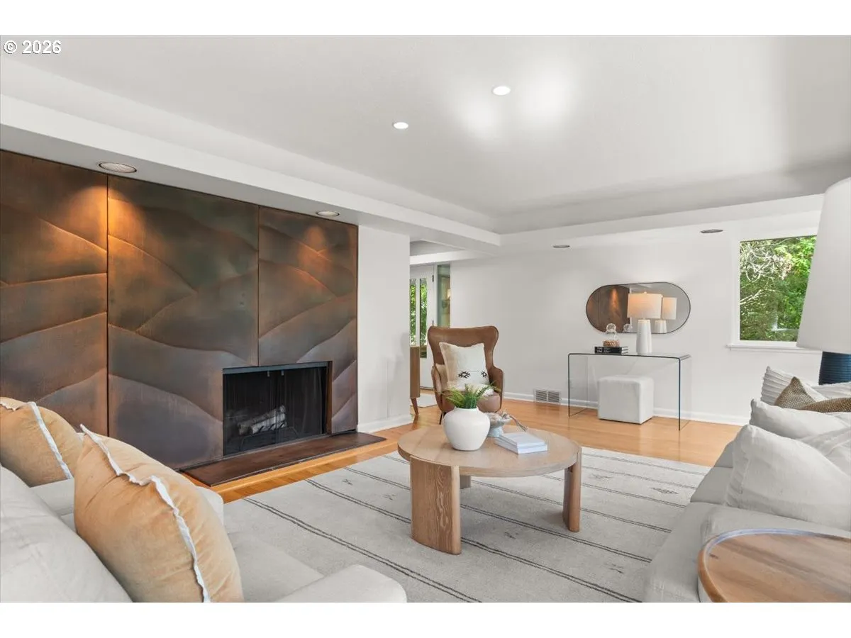 Living Room-Fireplace