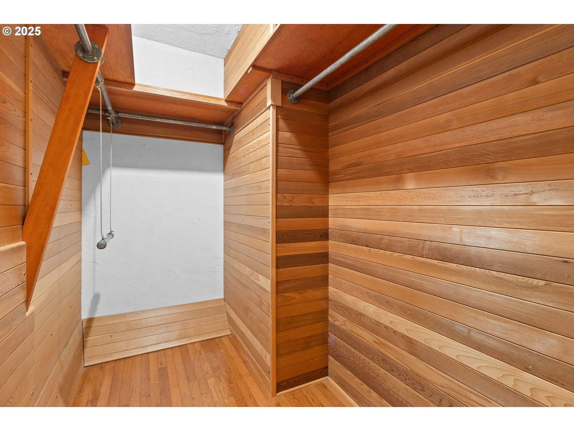 Bedroom-Walk-In Closet