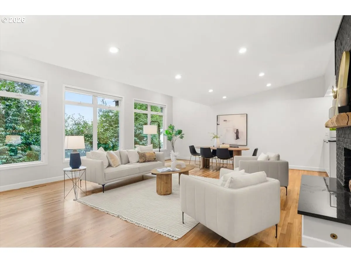 Living Room/Dining Room