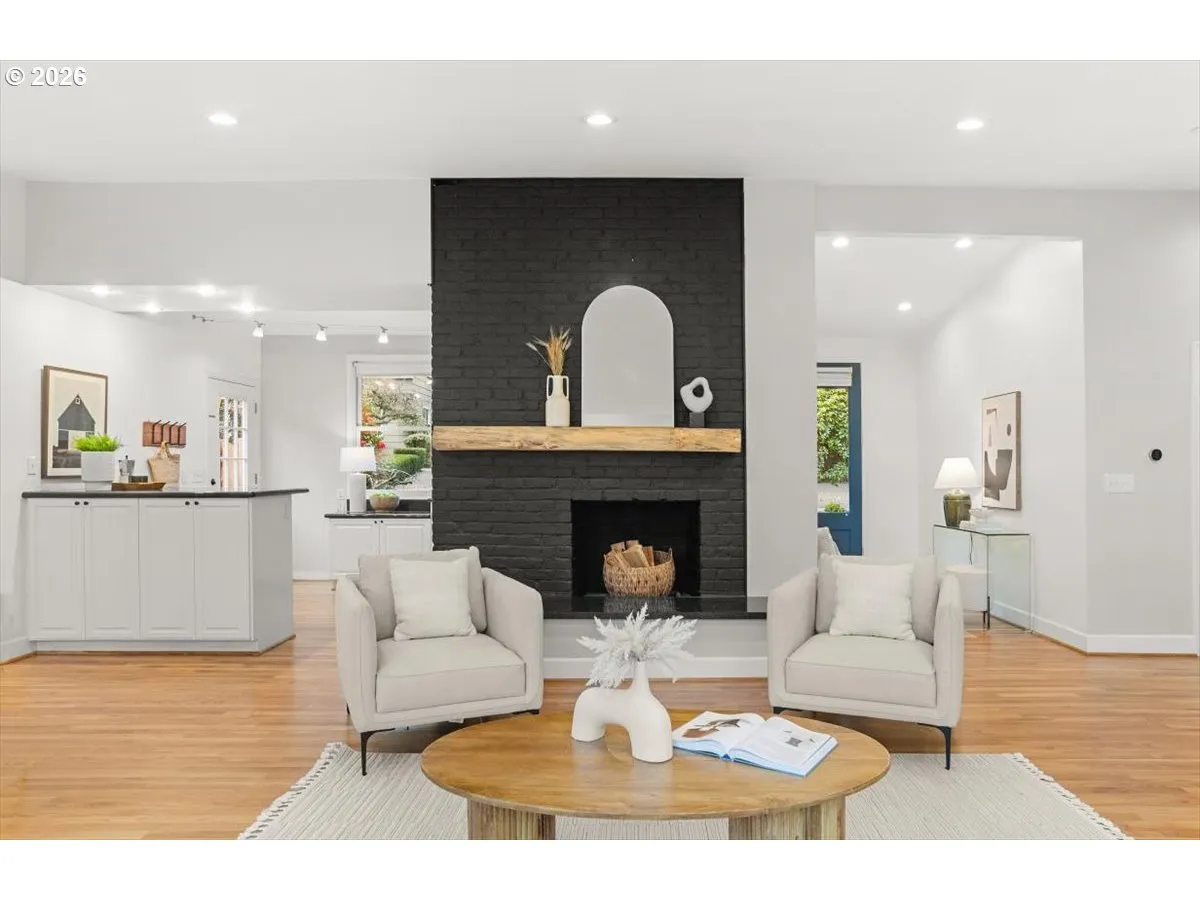 Living Room-Fireplace