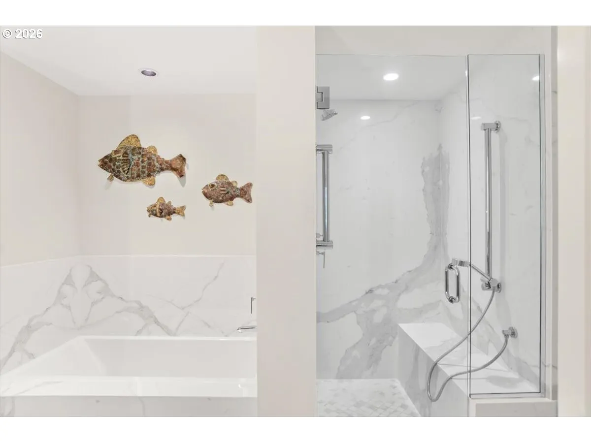 Bathroom-Walk in Shower