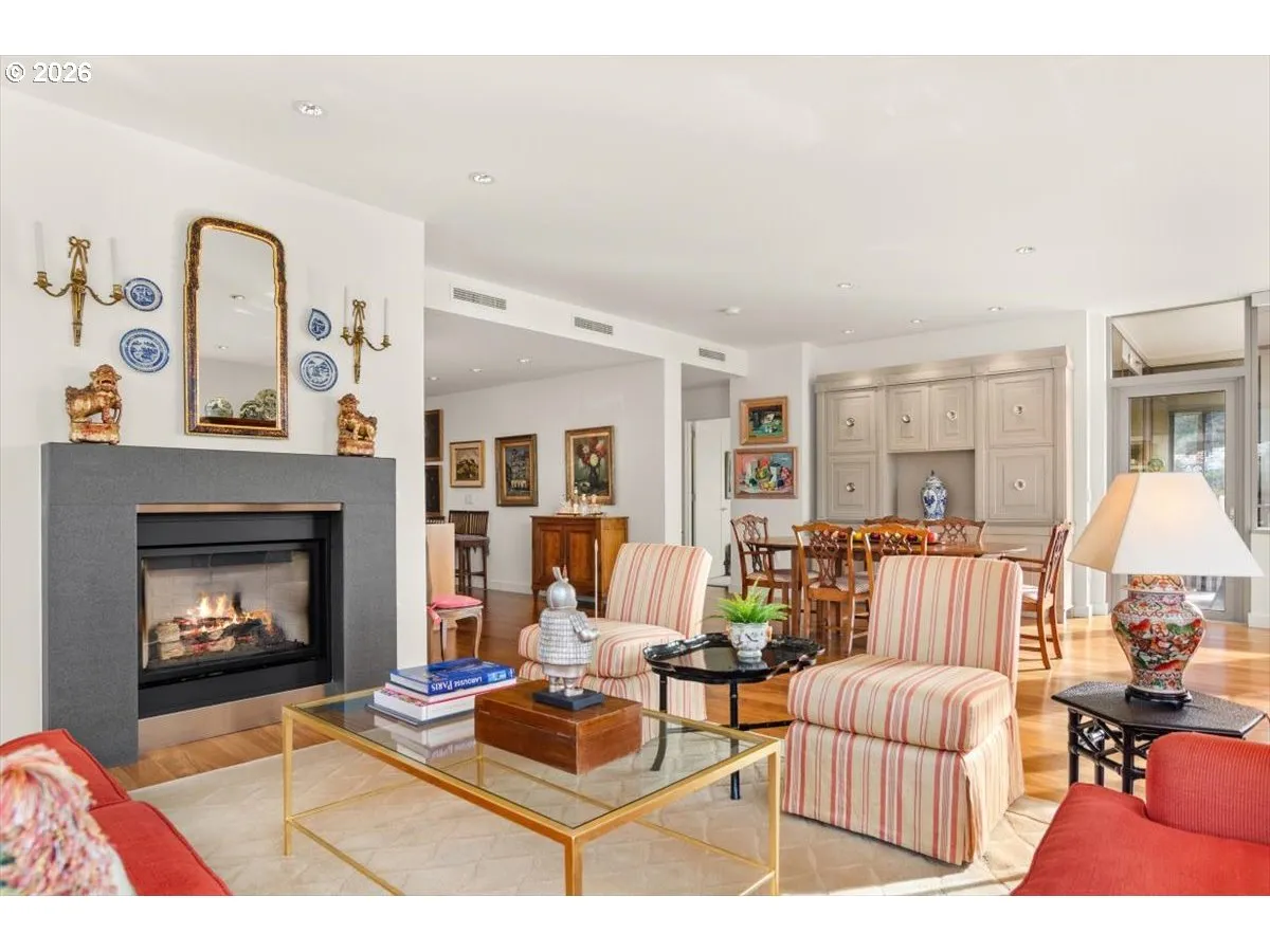 Living Room/Dining Room