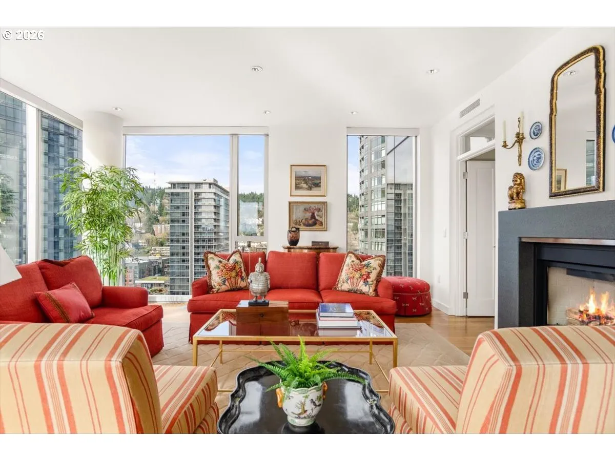 Living Room-Fireplace