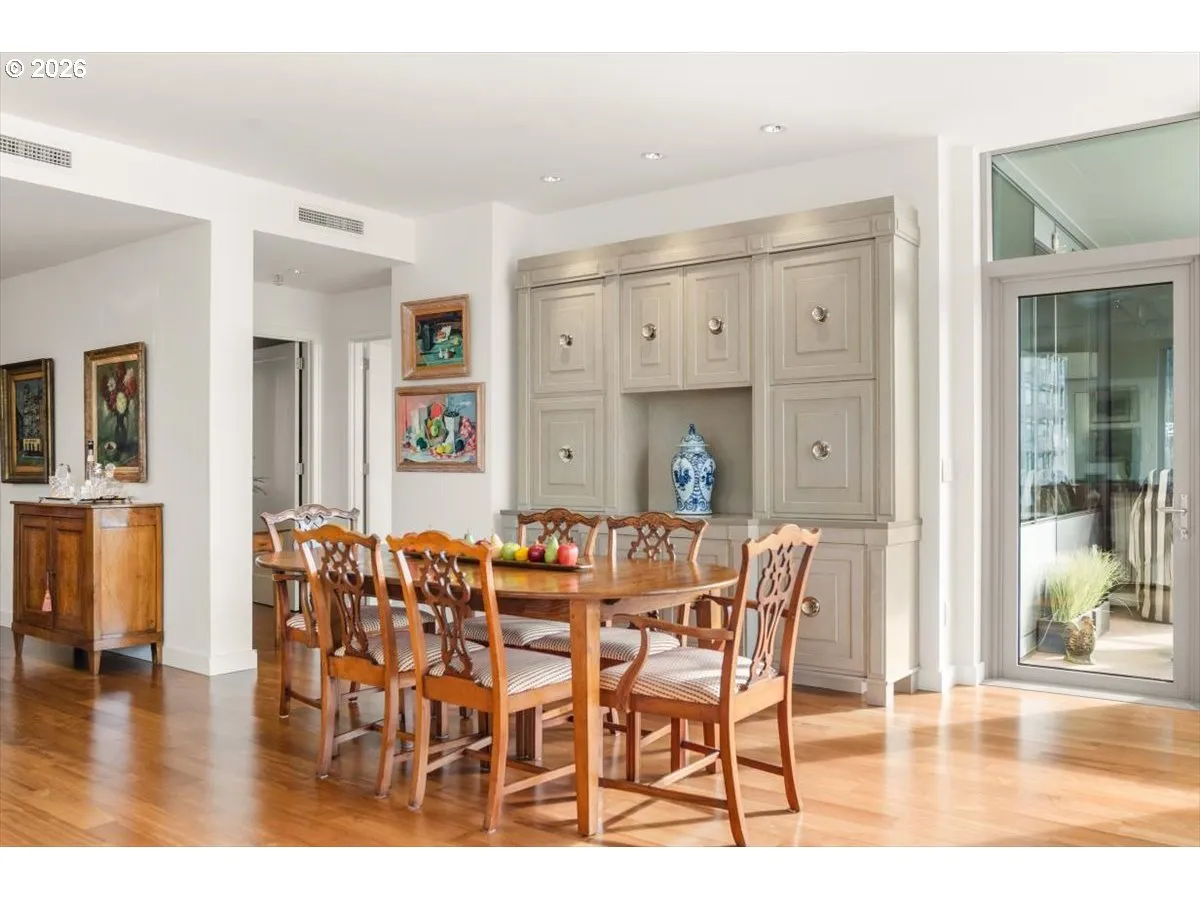 Dining Room-Built-In Cabinets