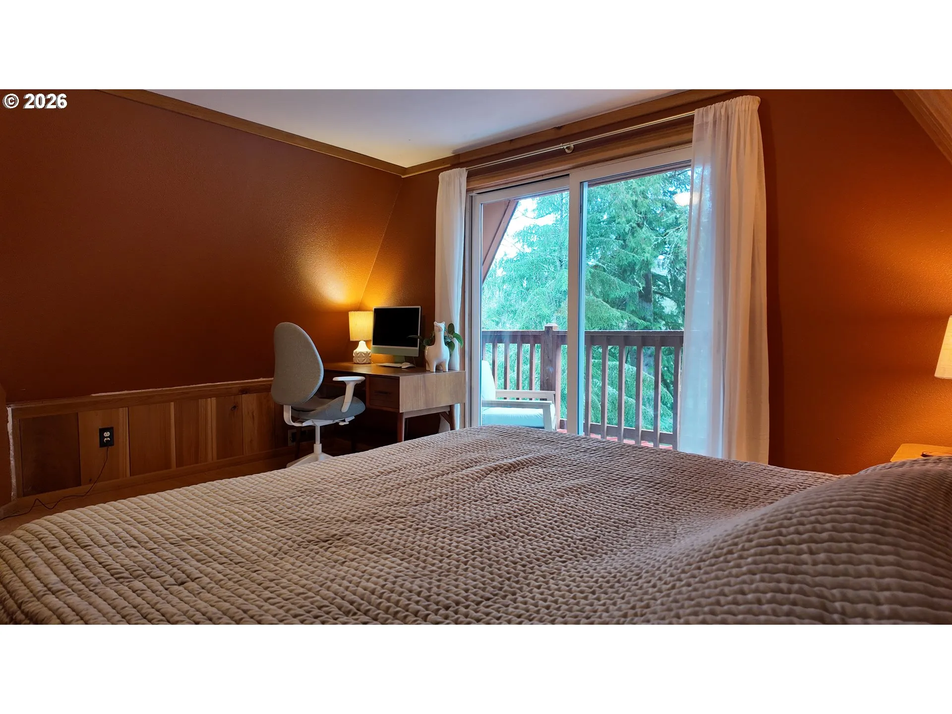 Bedroom, Primary