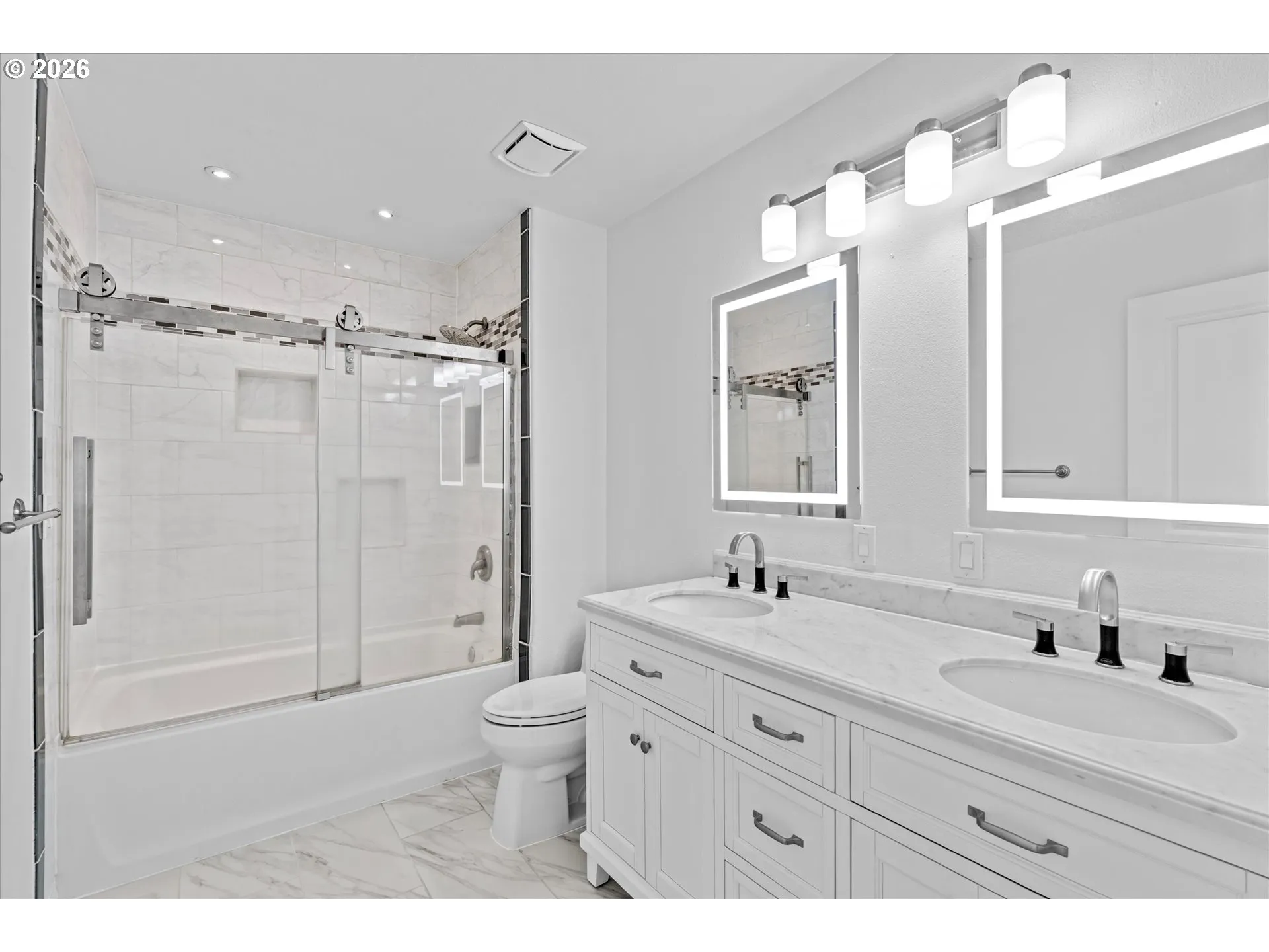 Bathroom-Upper