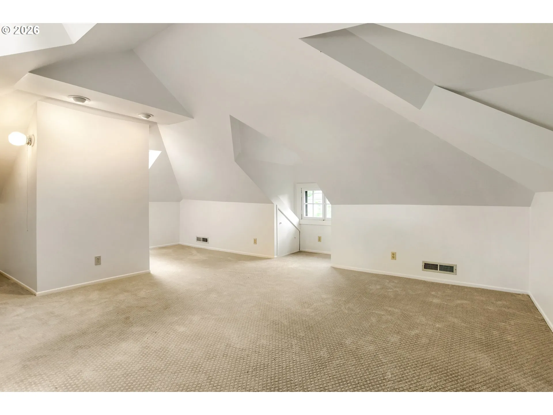 Bonus Room-Upper