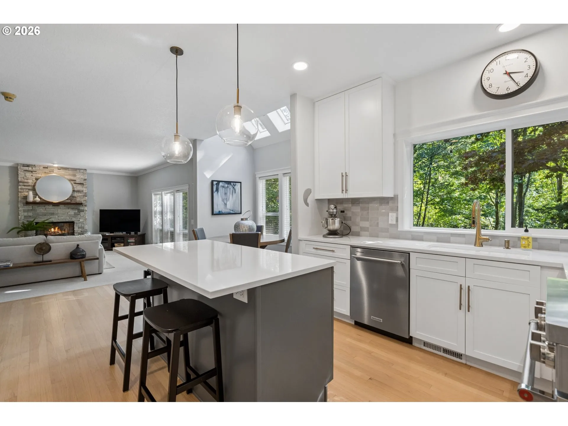 Kitchen-Eating Area
