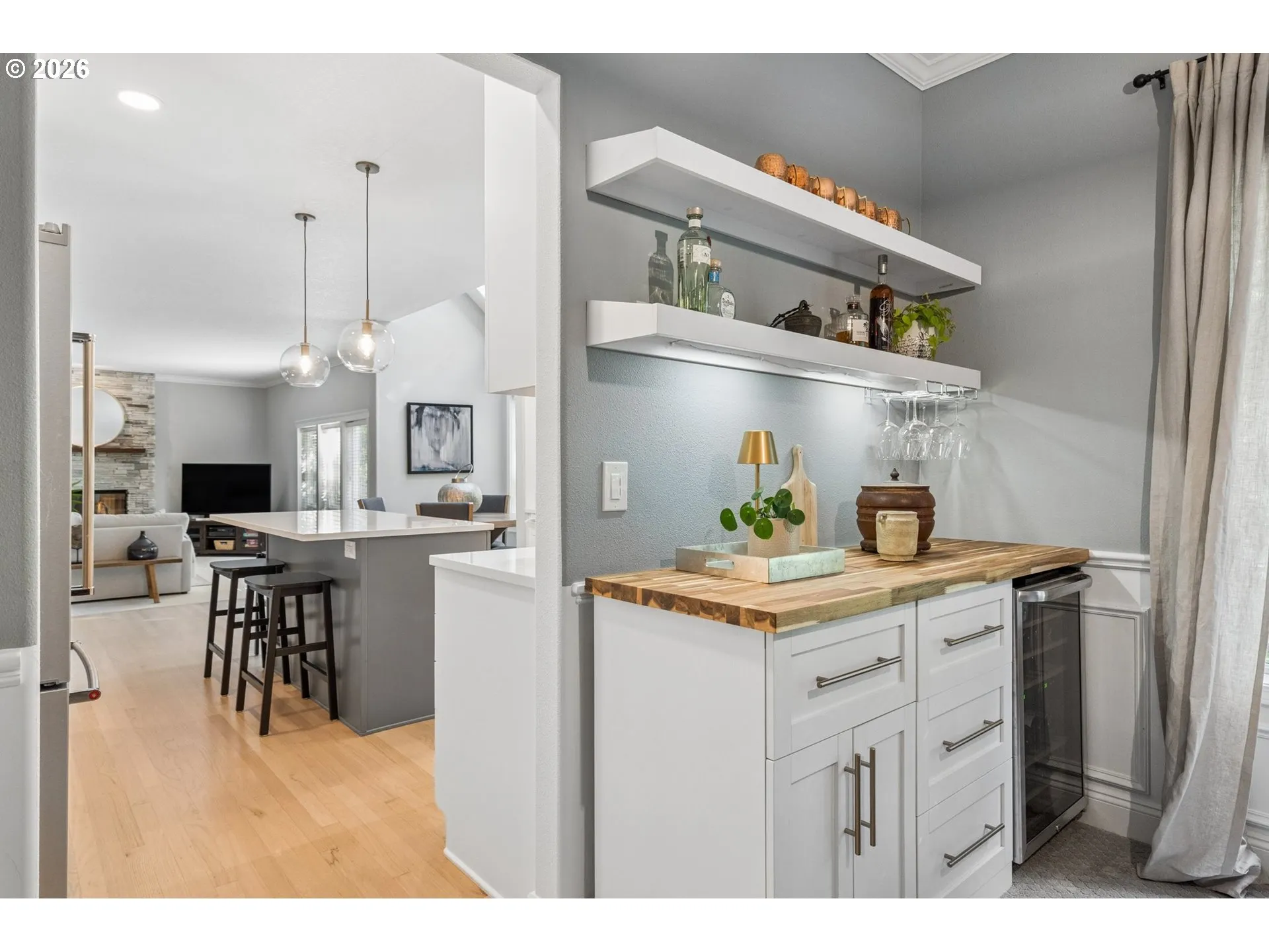 Dining Room-Built-In Cabinets