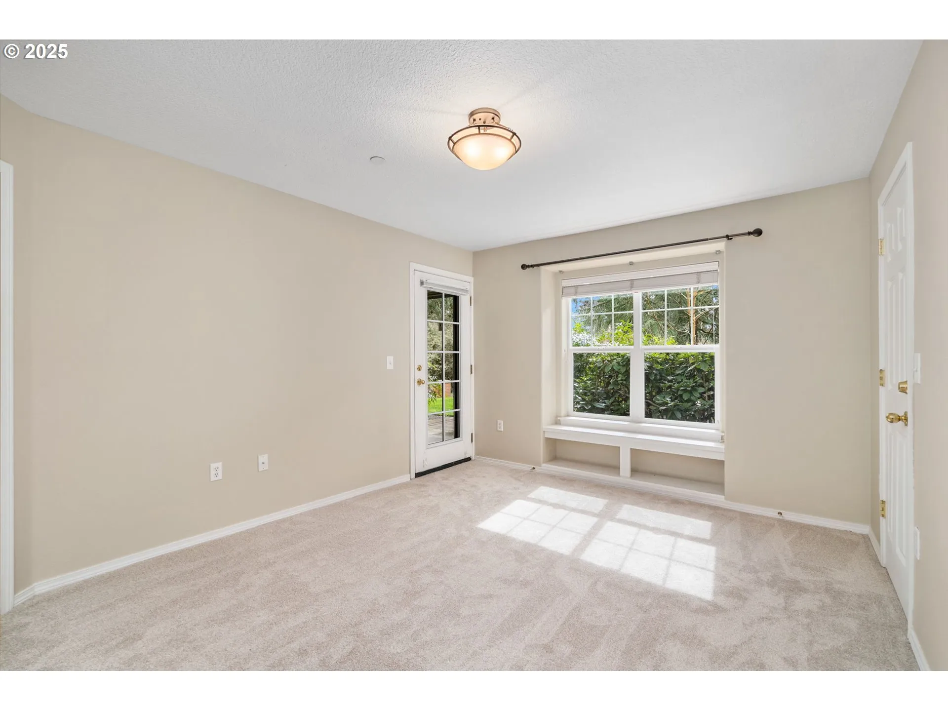 Bedroom, Primary