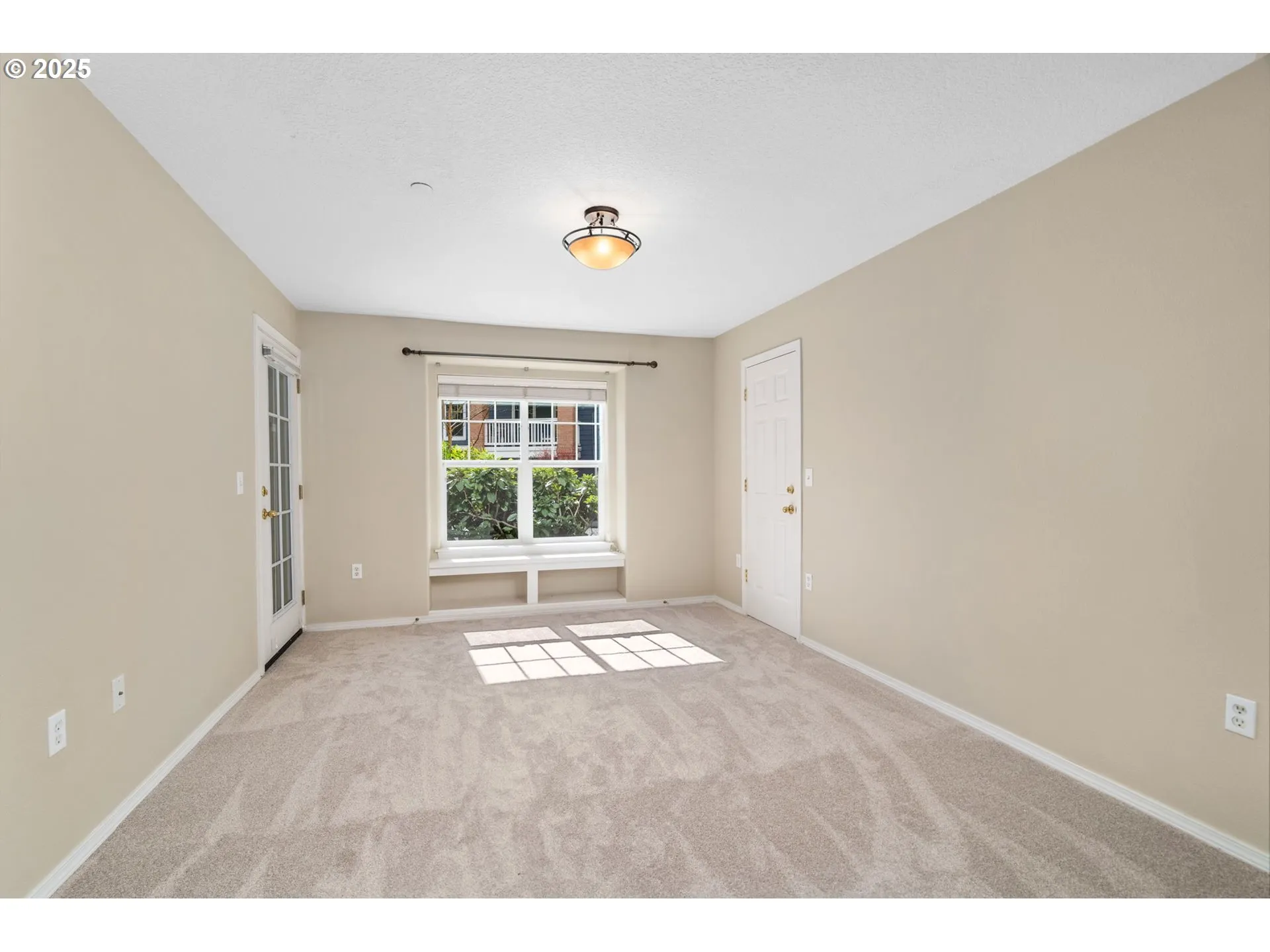 Bedroom, Primary