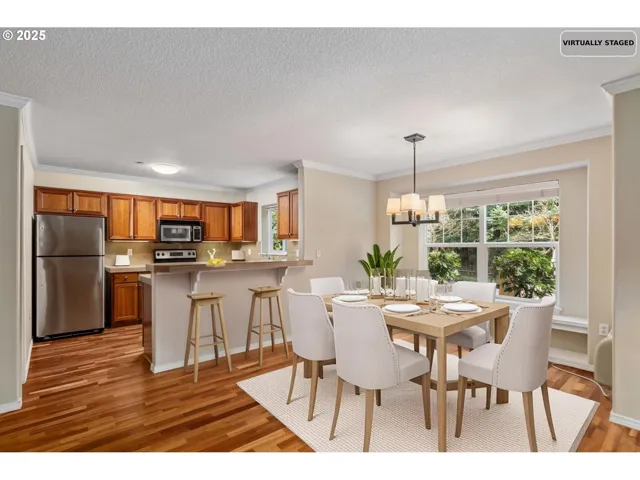 Kitchen/Dining Room-Island