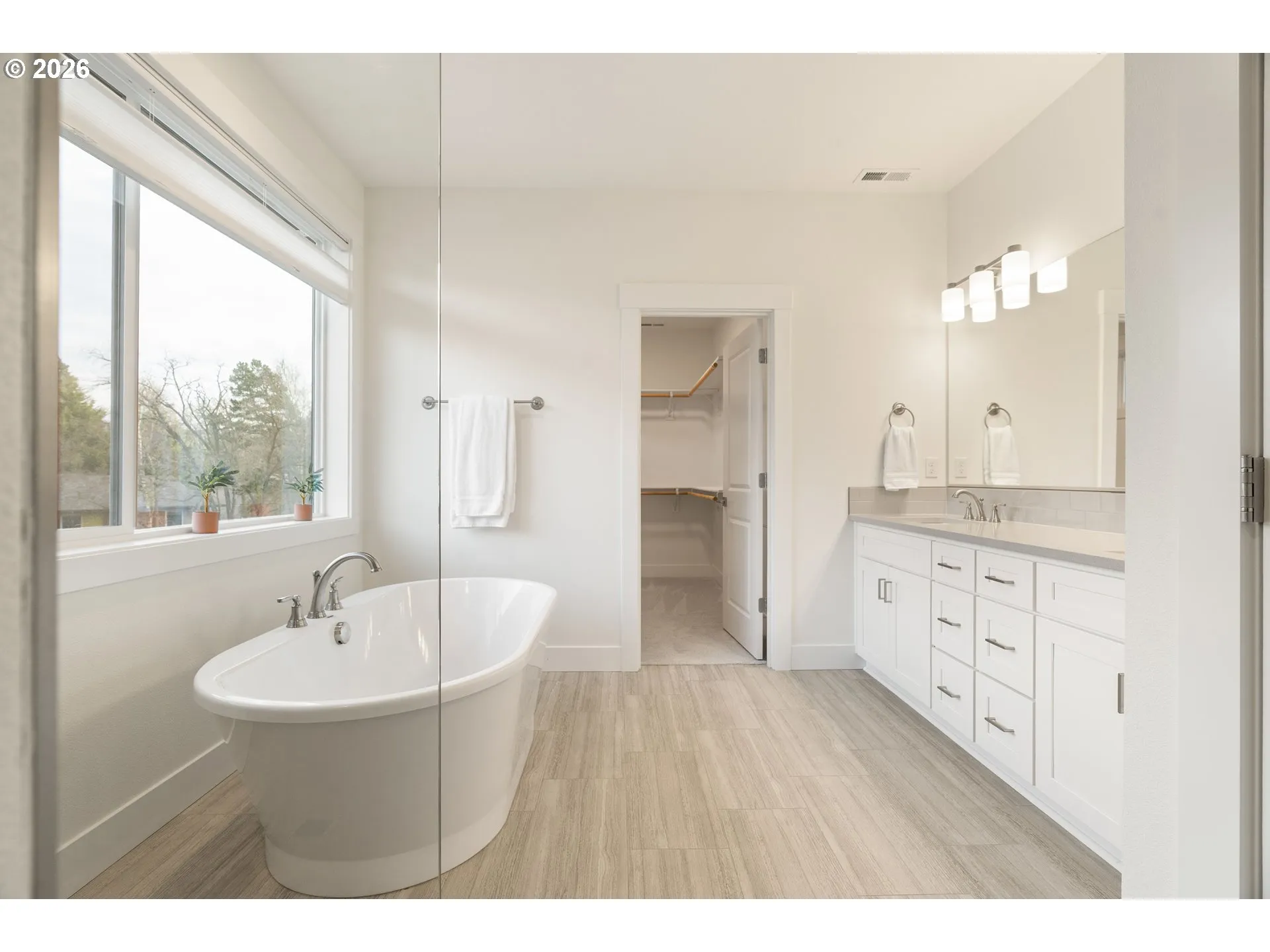 Primary Bedroom-Attached Bathroom