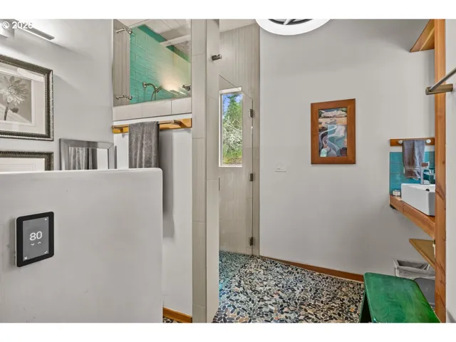 Bathroom-Walk in Shower