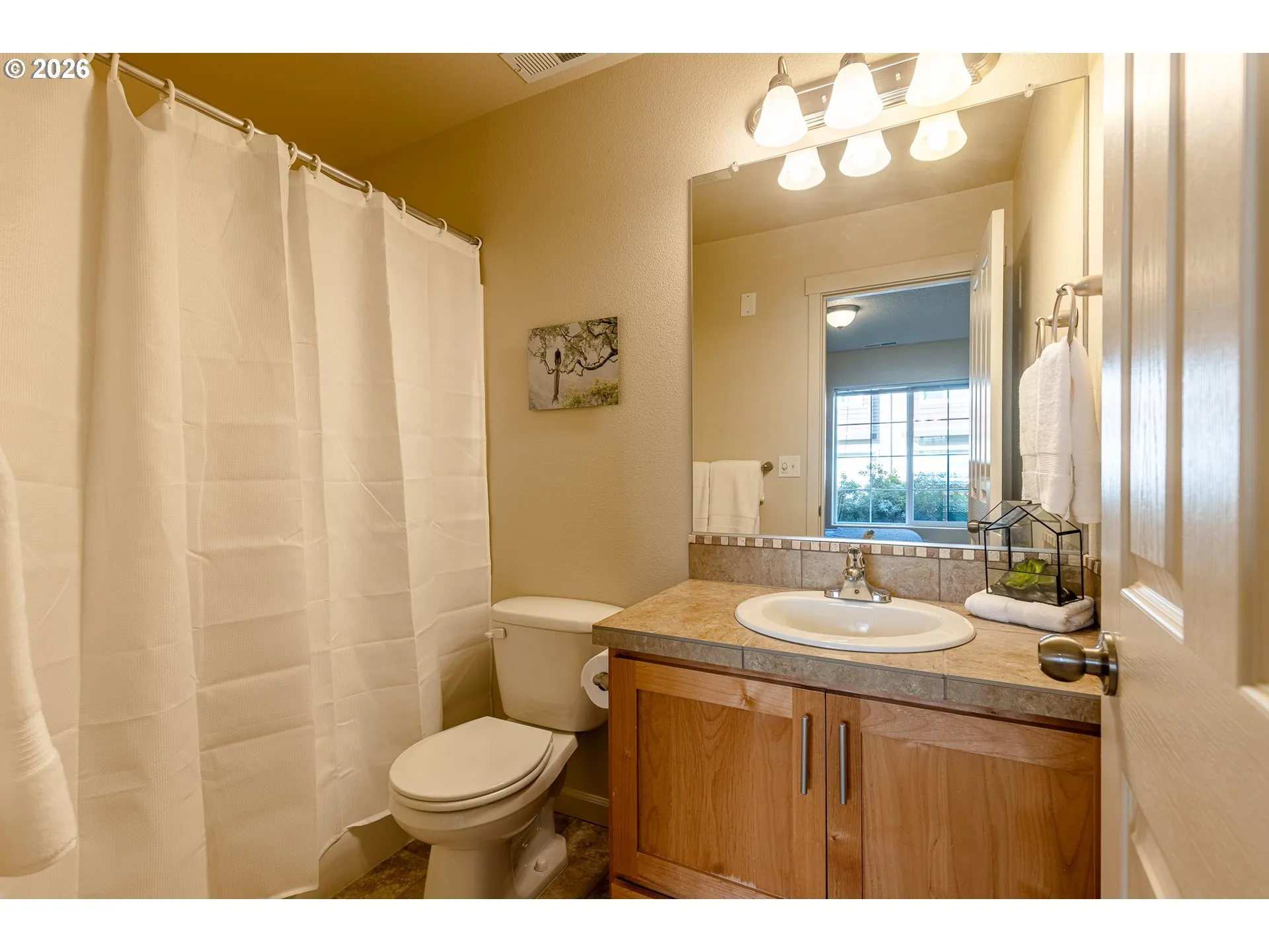 Bathroom, Attached-Lower