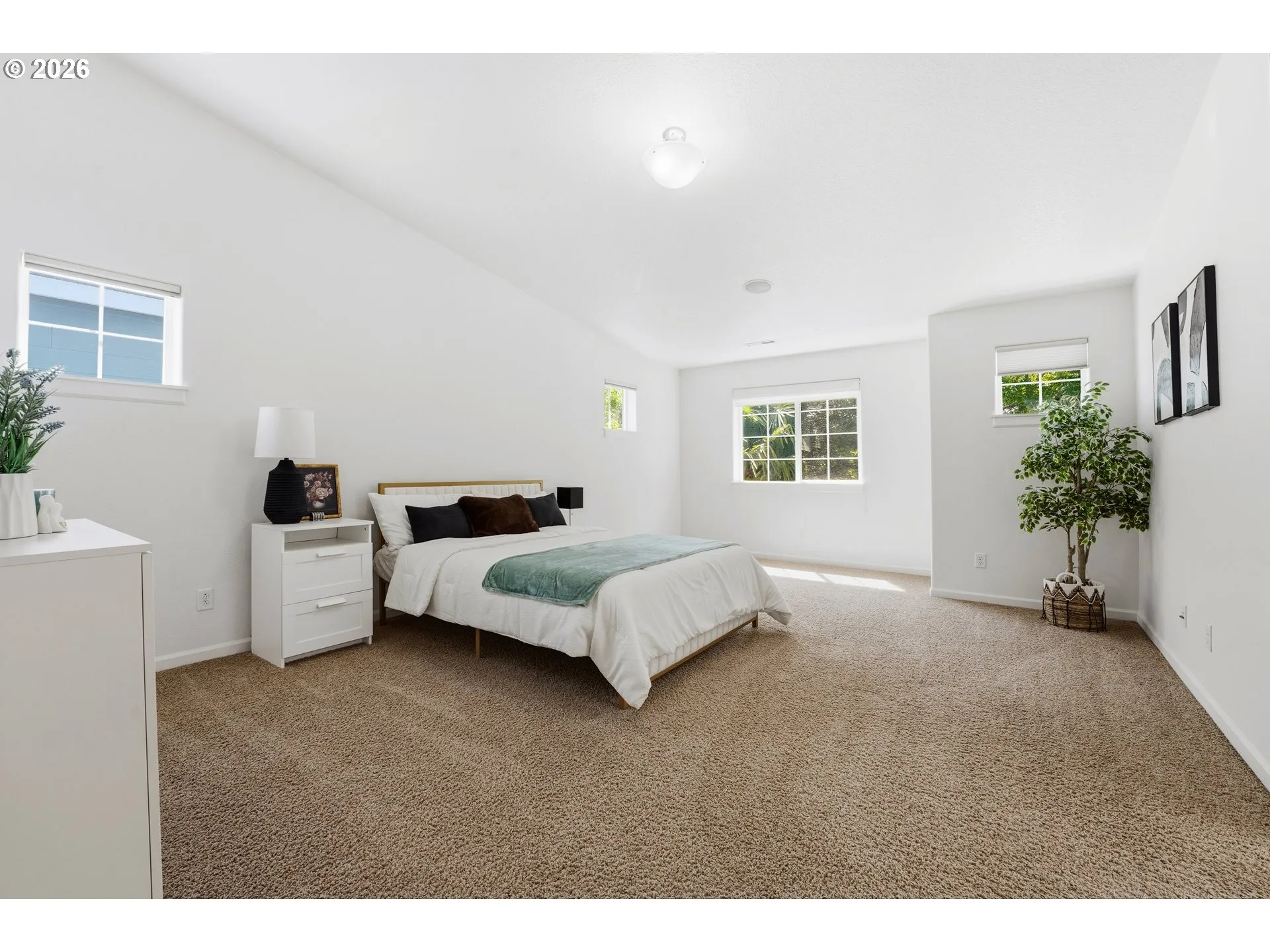 Bedroom, Owner's Suite-Upper