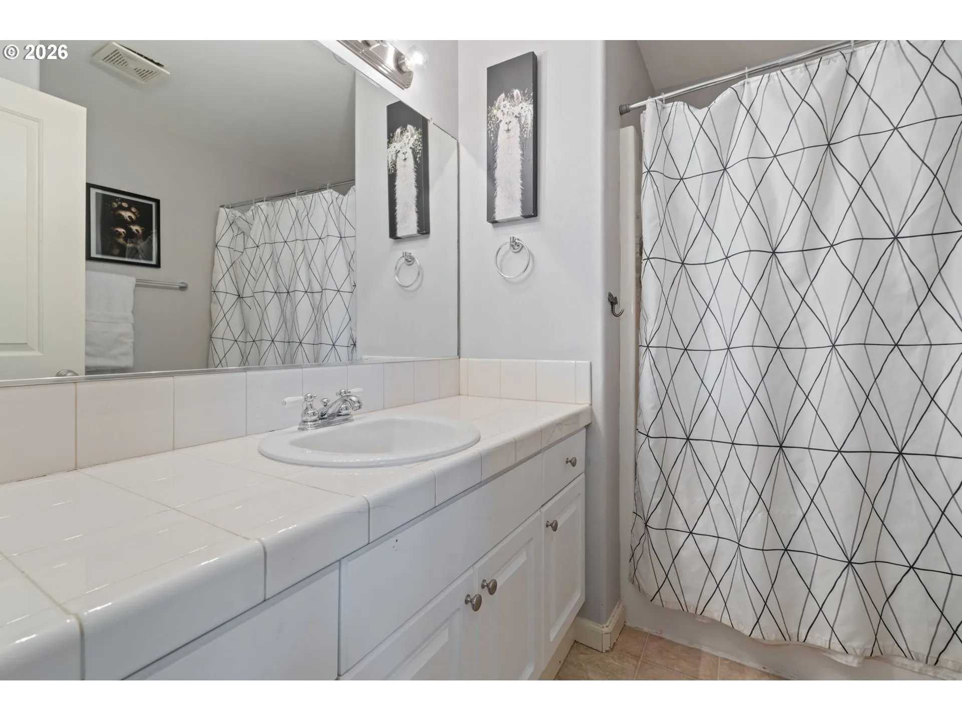 Bathroom-Upper