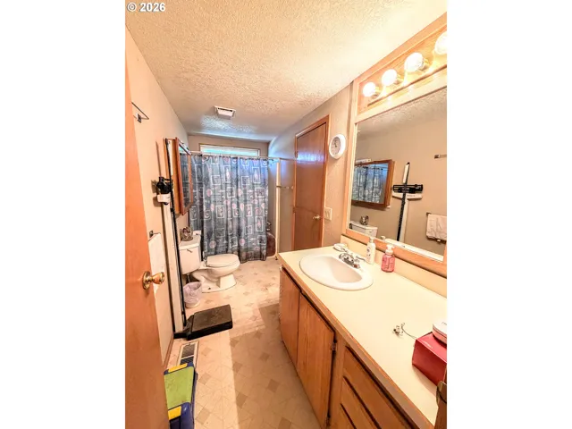Bathroom-Hall