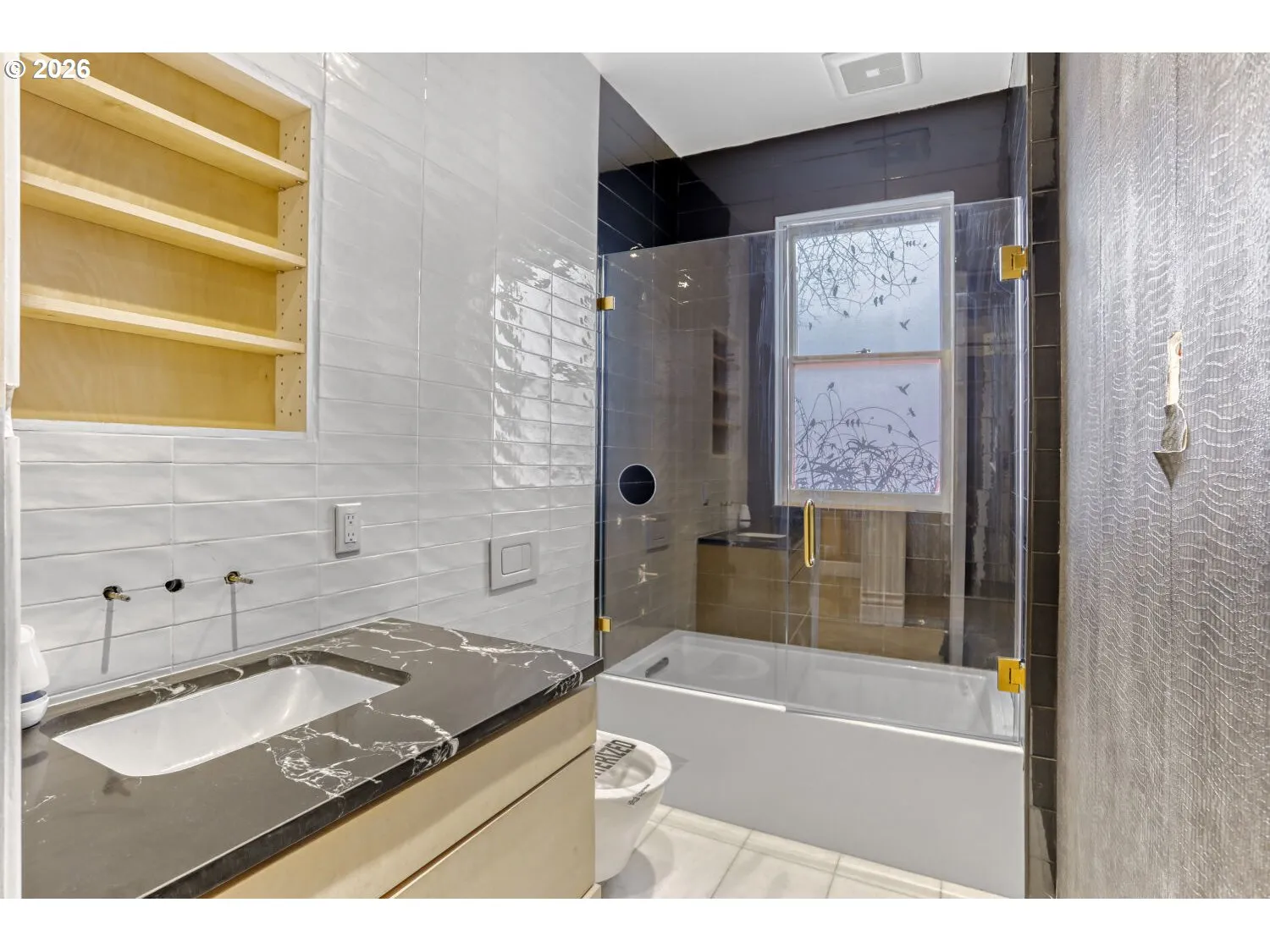 Bathroom-Upper