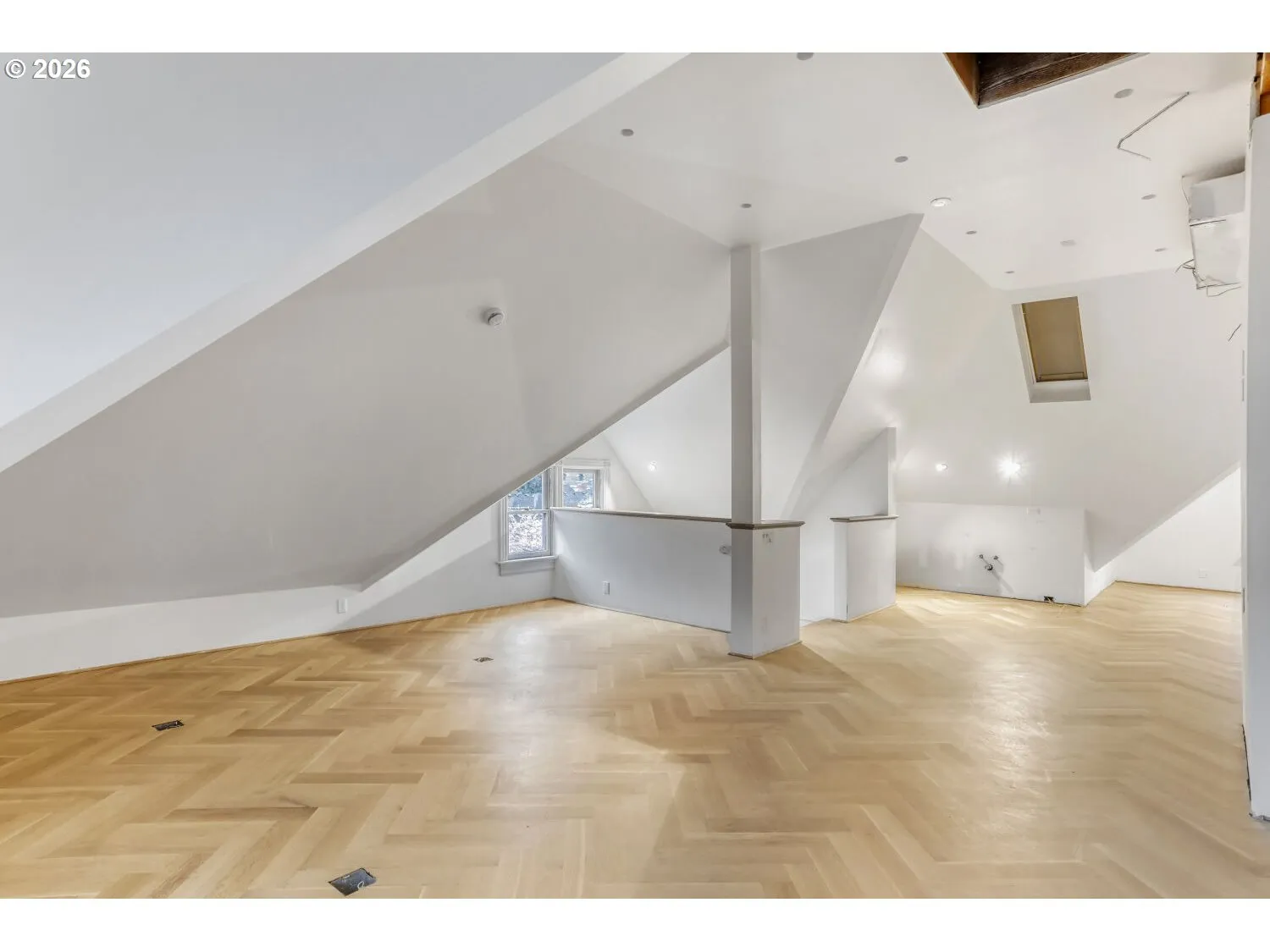 Bonus Room-Upper