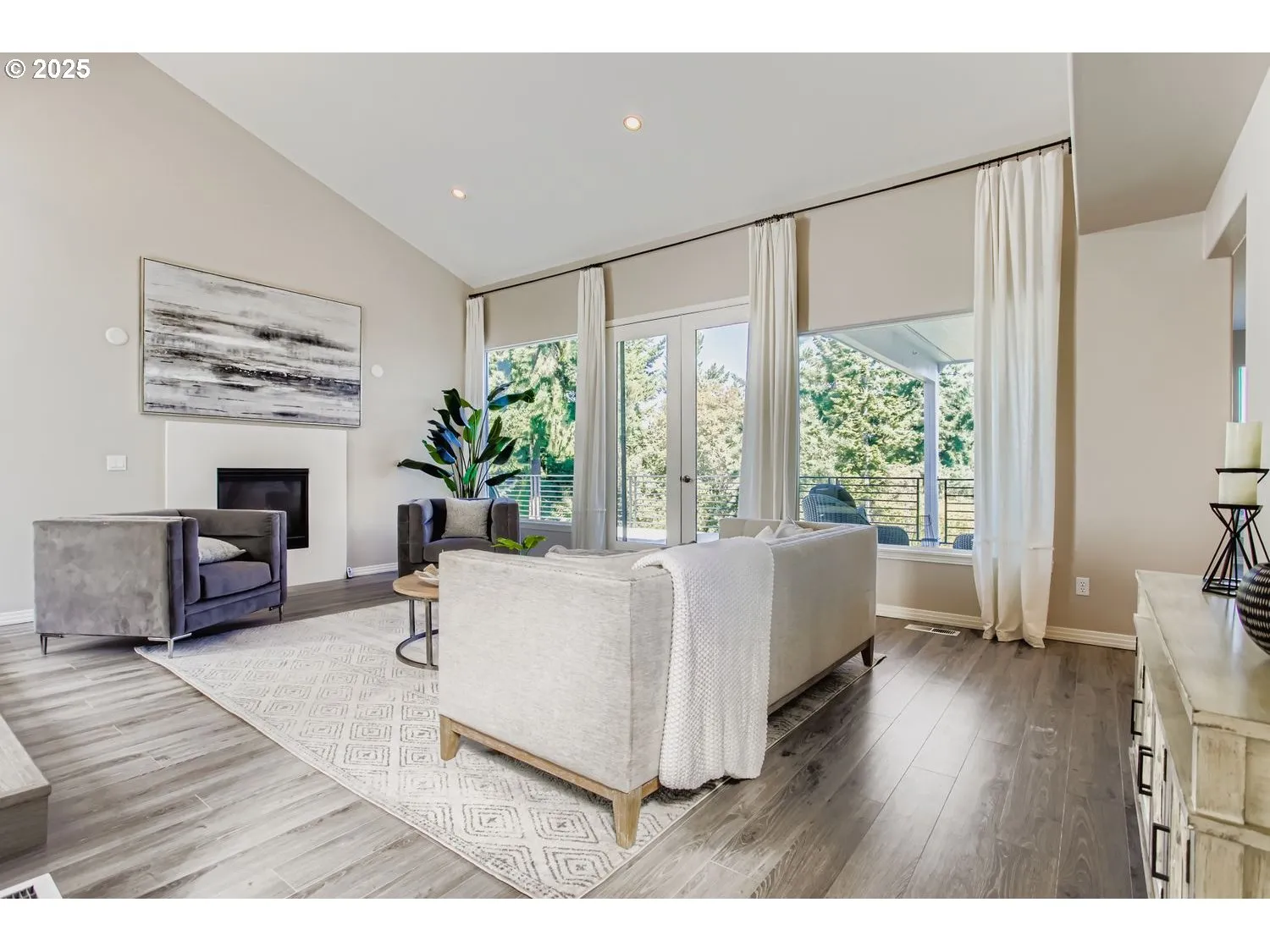 Living Room-Vaulted Ceilings