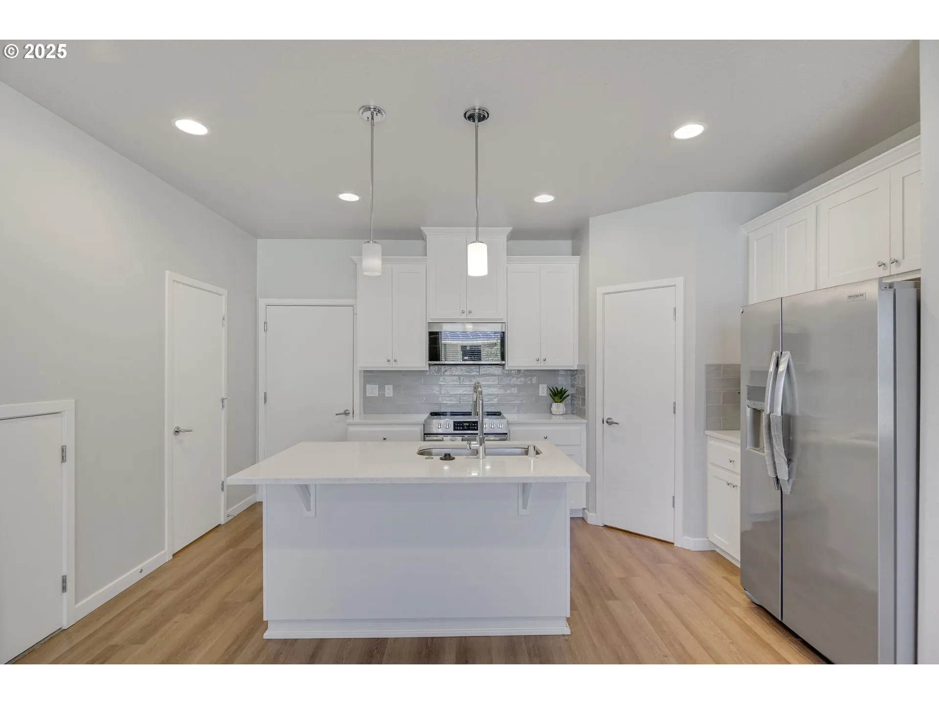 Kitchen-Cooking Island