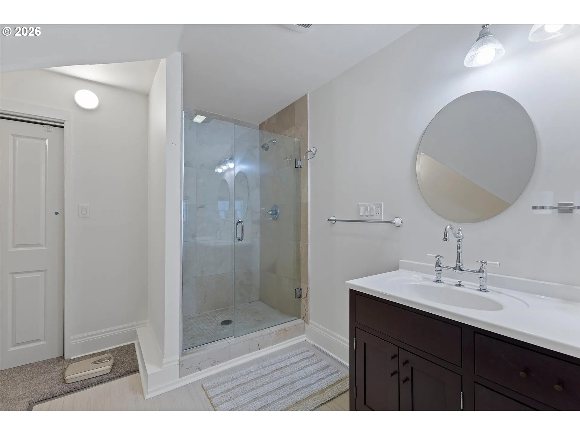 Bathroom-Upper
