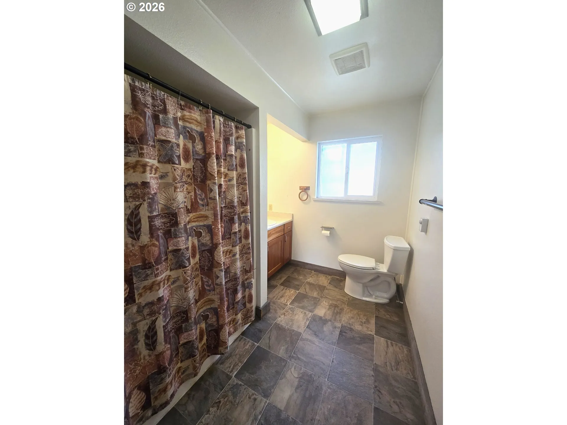 Bathroom-Upper